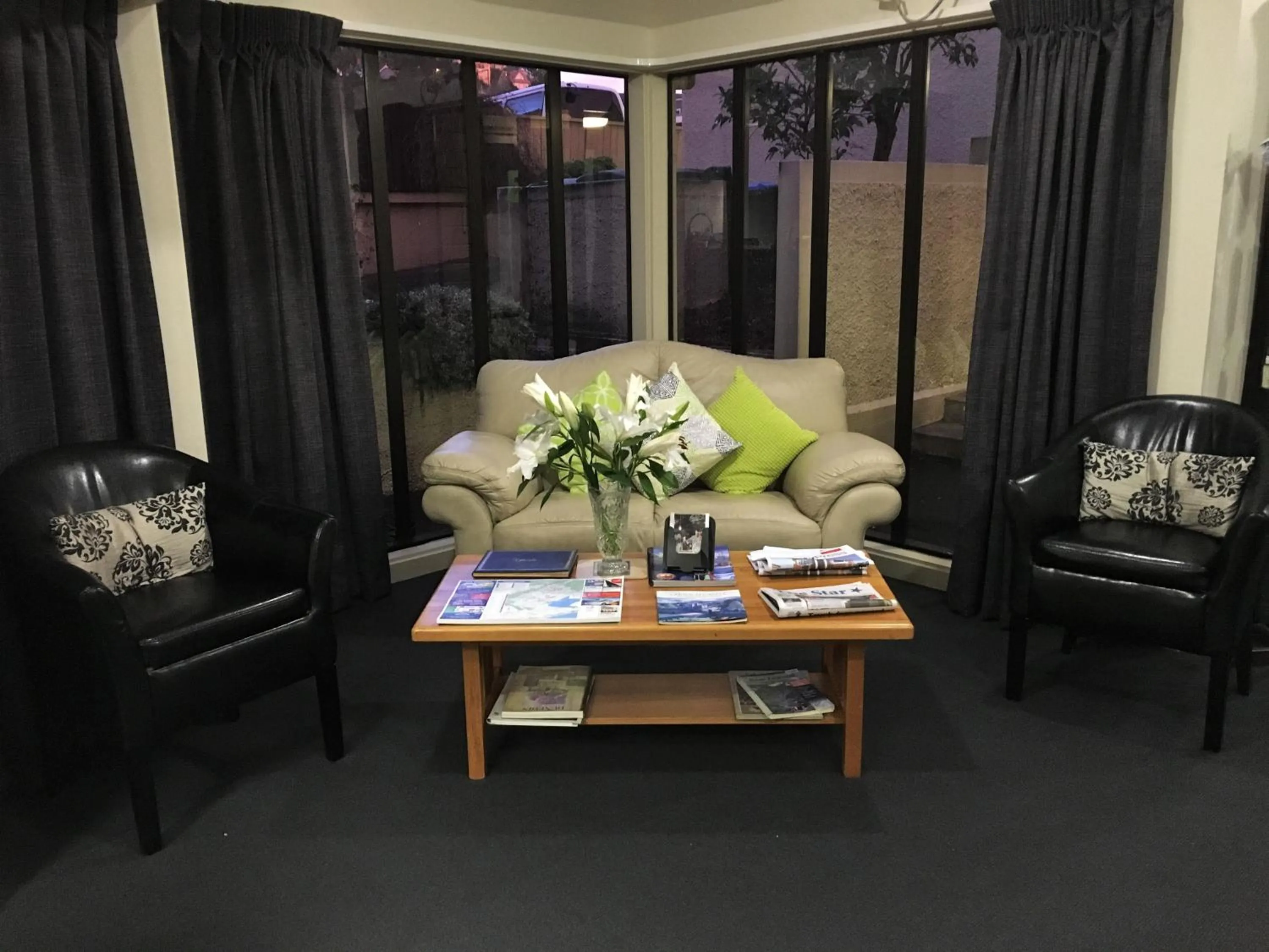 Lobby or reception in Cable Court Motel