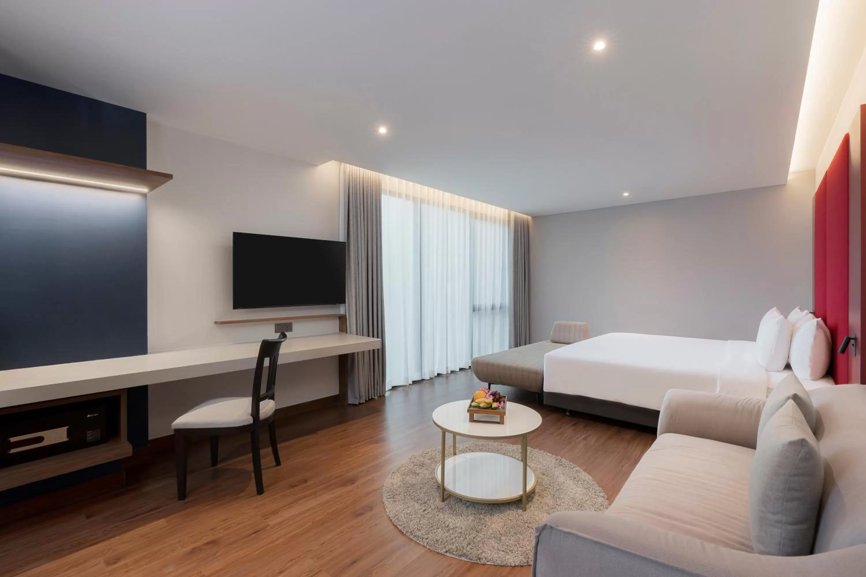 Living room, Bed in Centara Life Hotel Bangkok Phra Nakhon