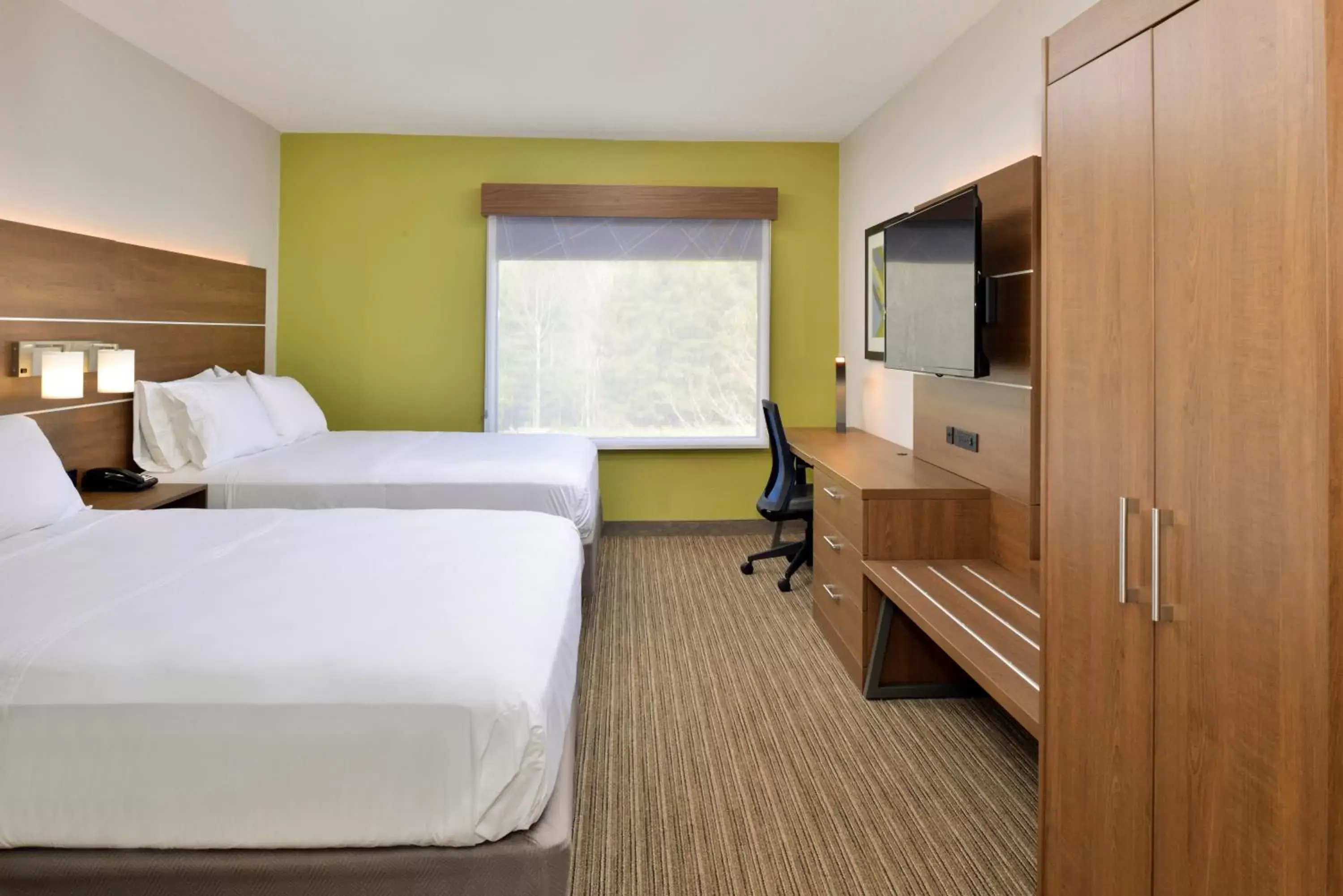Standard Queen Room with Two Queen Beds in Holiday Inn Express Blowing Rock South by IHG Standard Queen Room with Two Queen Beds in Holiday Inn Express Blowing Rock South by IHG