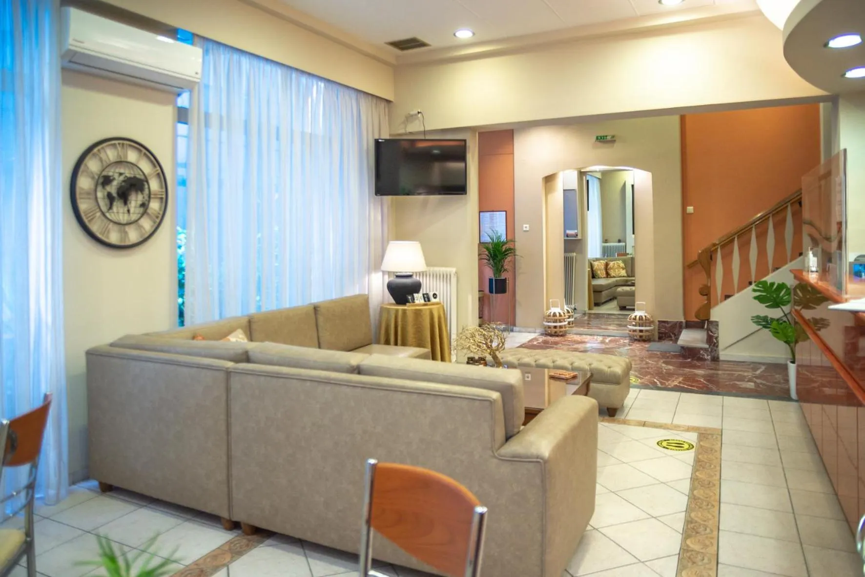 Lobby or reception in Hôtel Argo