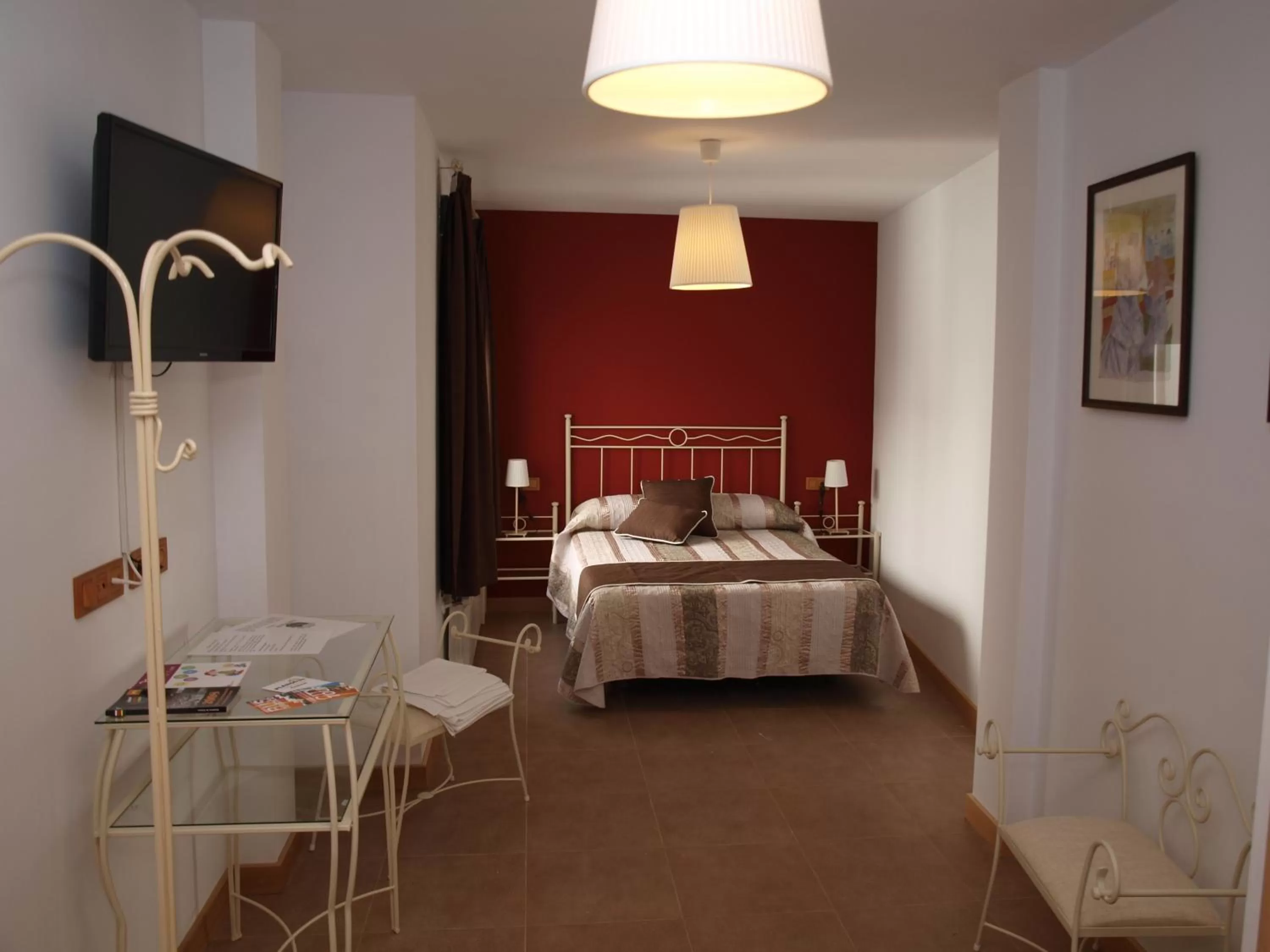 Photo of the whole room, Bed in Hostal La Ribera del Júcar