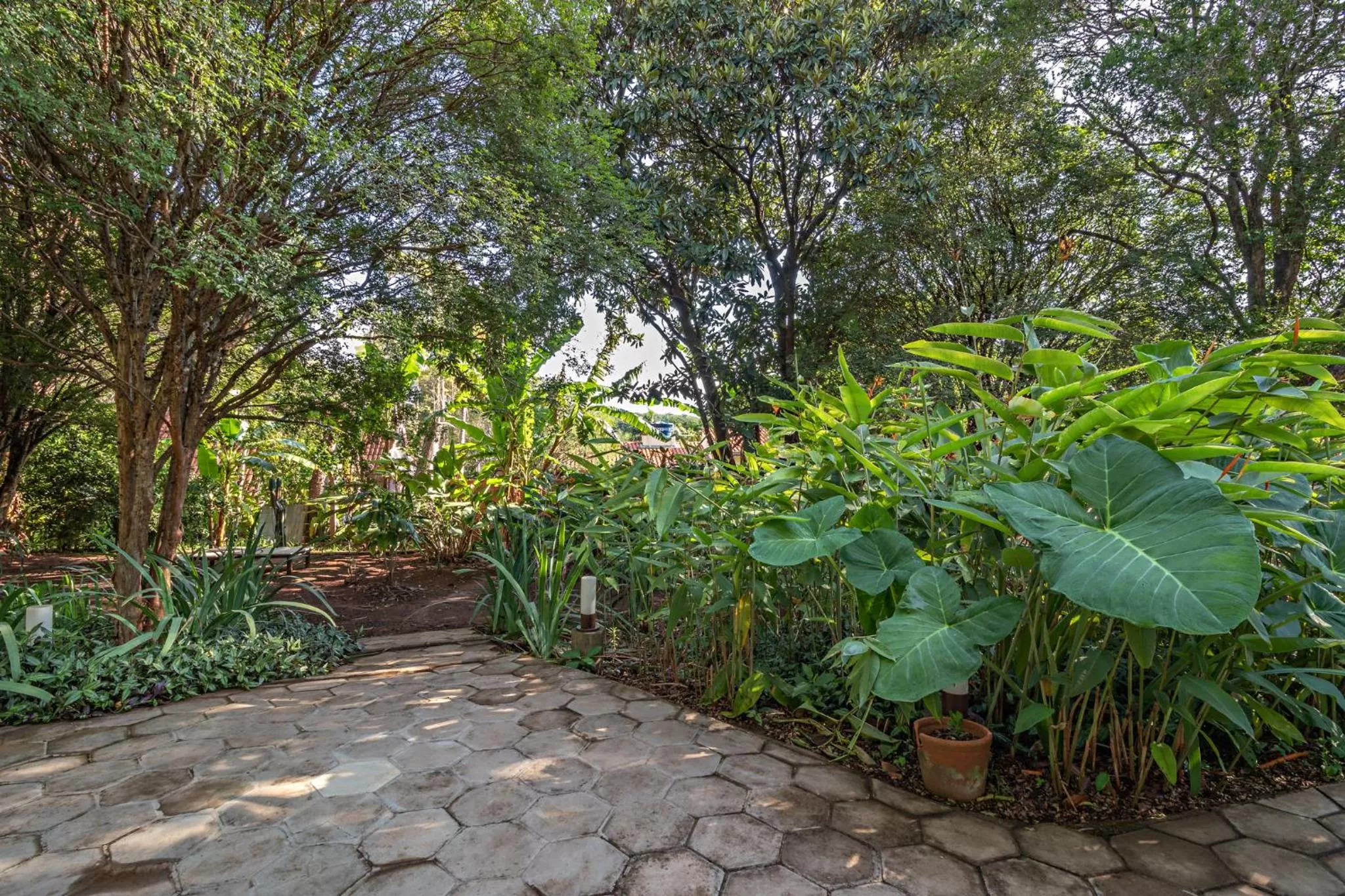 Patio, Garden in Suítes no Quintal