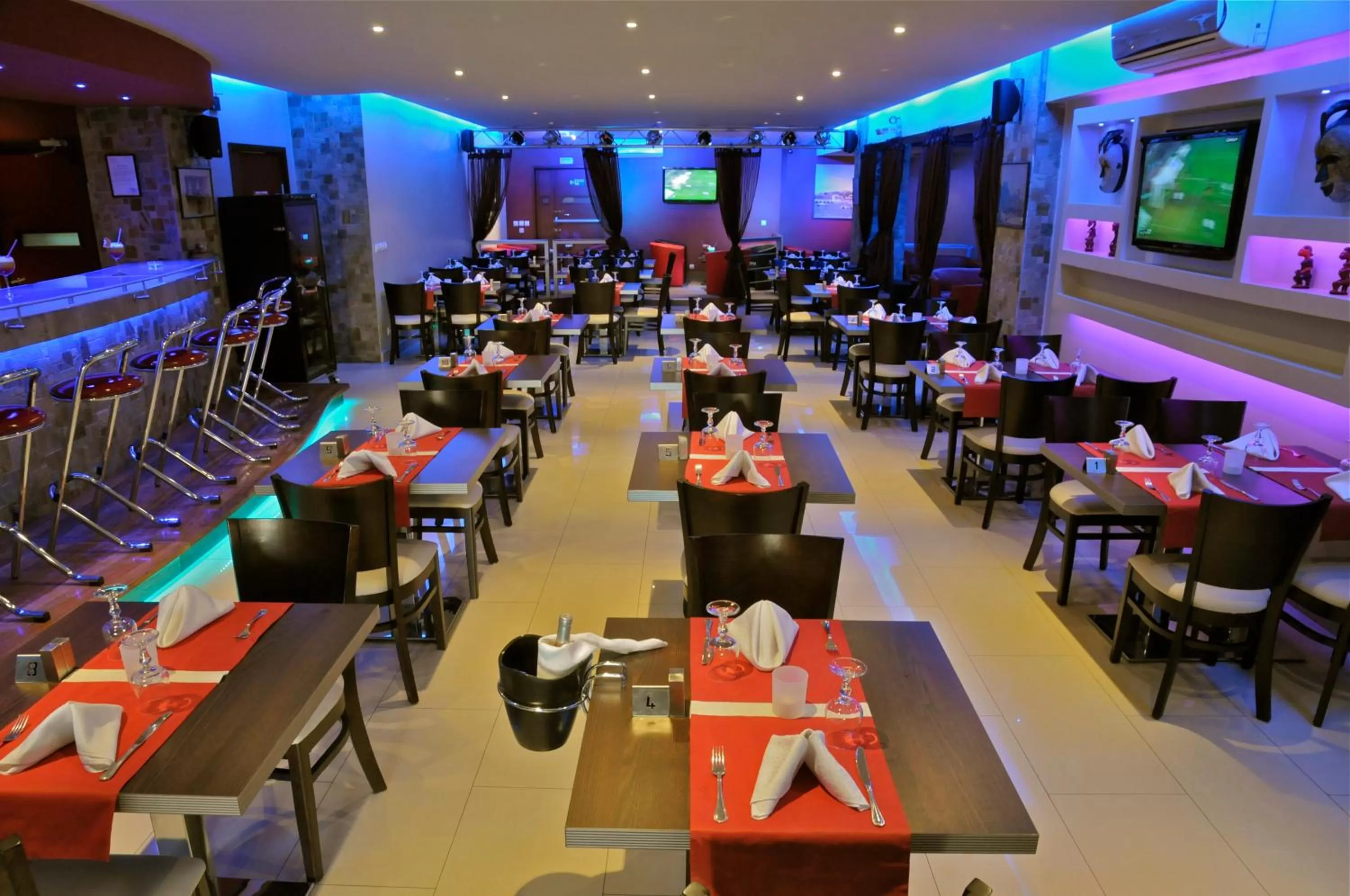 Restaurant/places to eat in Hotel VDN by Good Rade