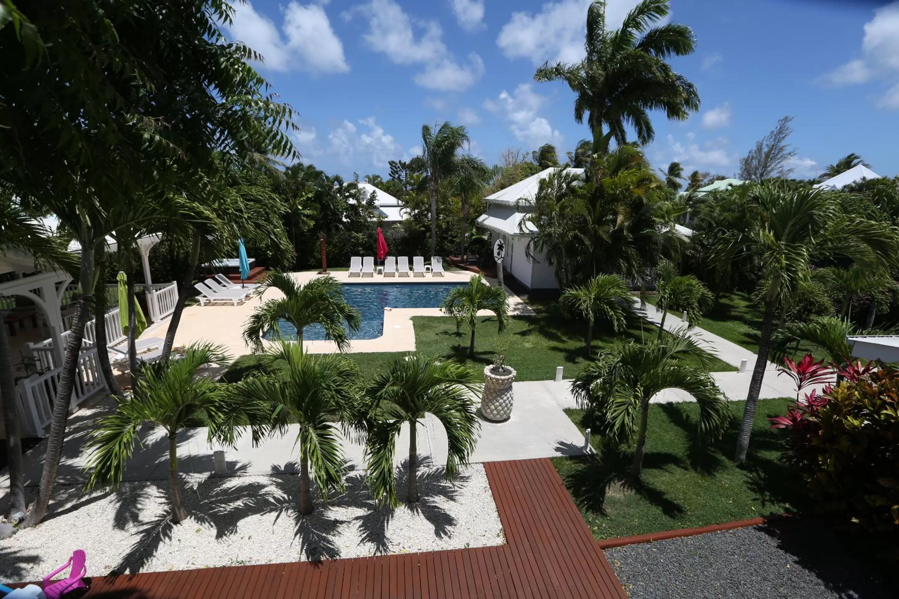Garden, Pool View in Chambres d'hôtes et villas chez Flo