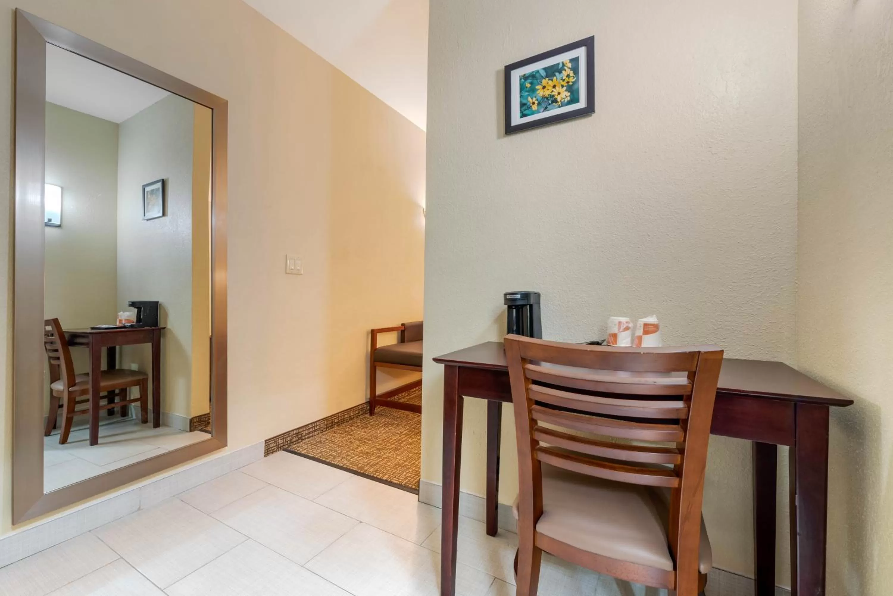 Seating area in Comfort Inn & Suites Michigan City South