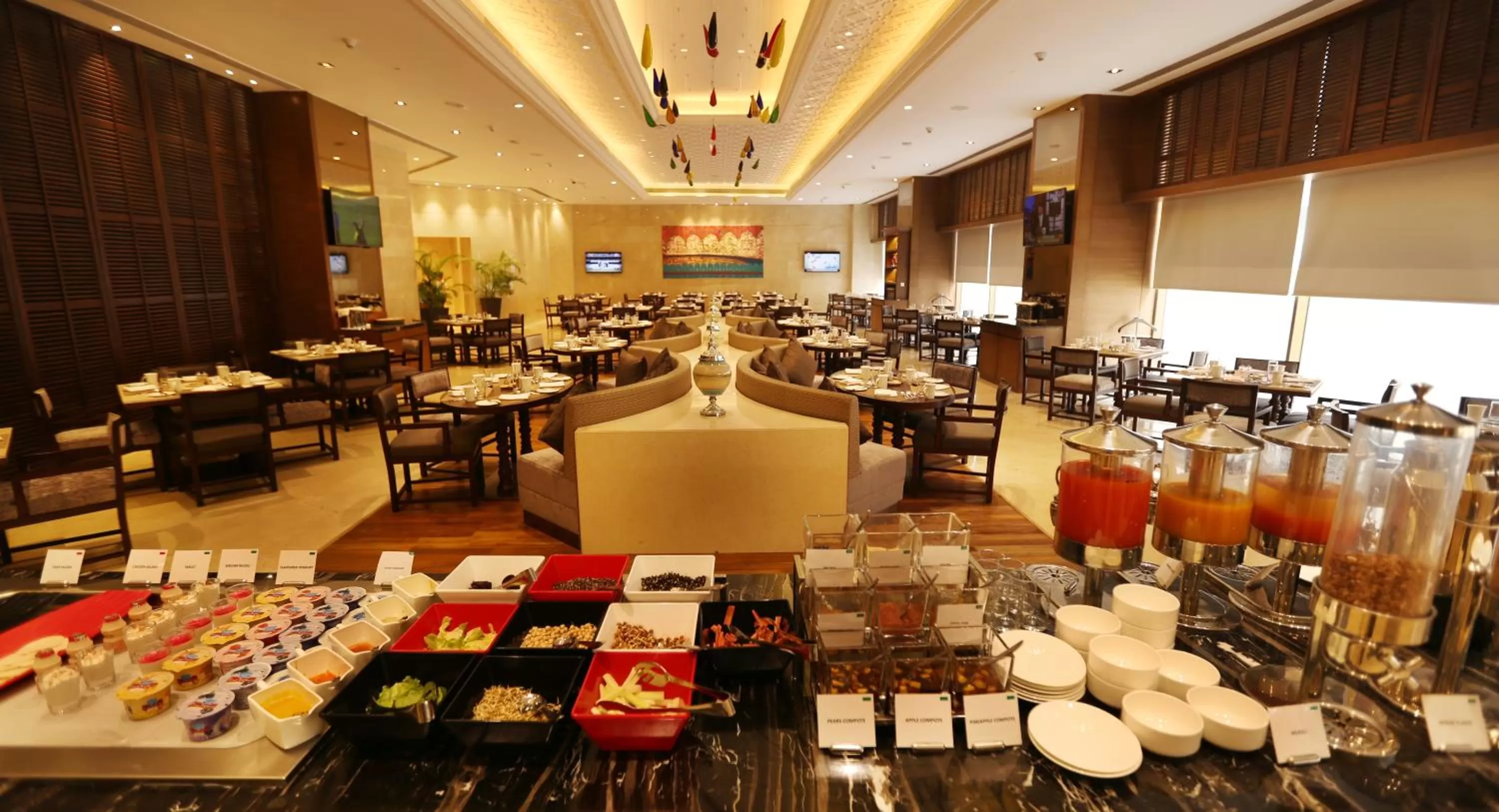 Restaurant/places to eat in Pride Plaza Hotel, Aerocity New Delhi