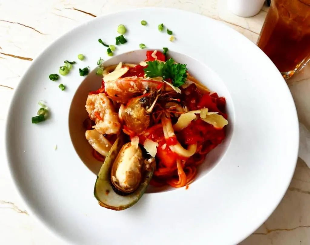 Restaurant/places to eat in InnB Park Hotel