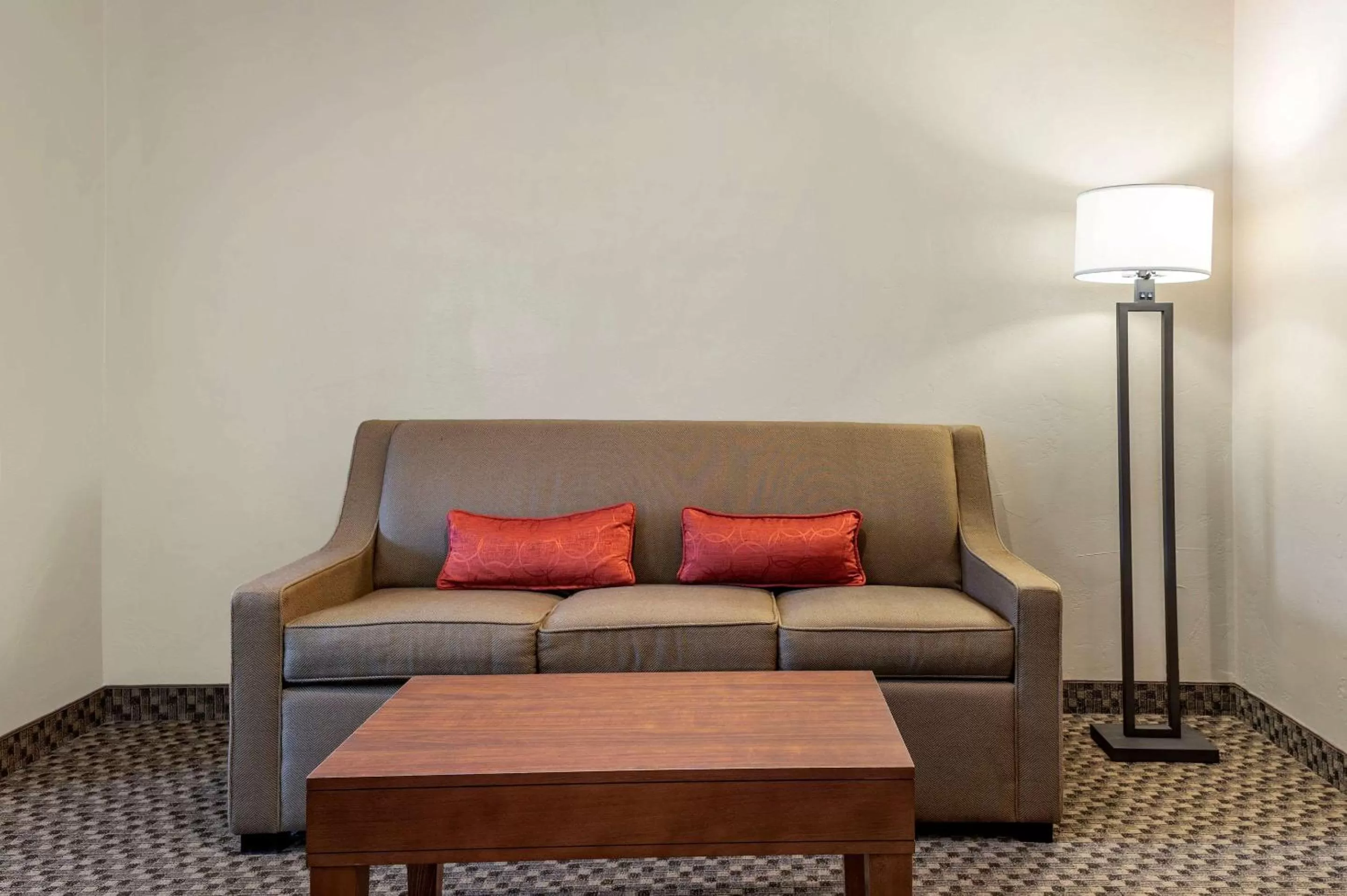 Photo of the whole room, Seating Area in Comfort Inn at Convention Center Saint George