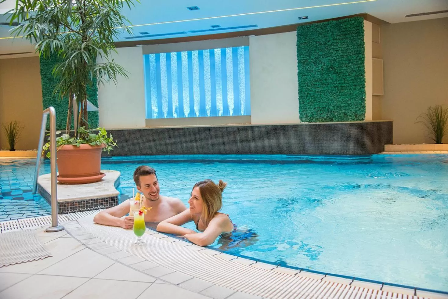 Swimming pool in Palace Hotel Hévíz