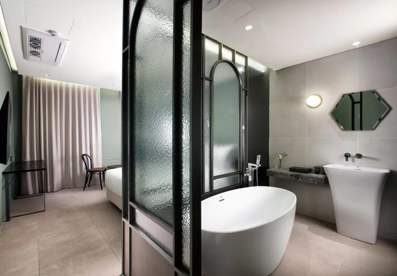 Bathroom in Park Marine Hotel