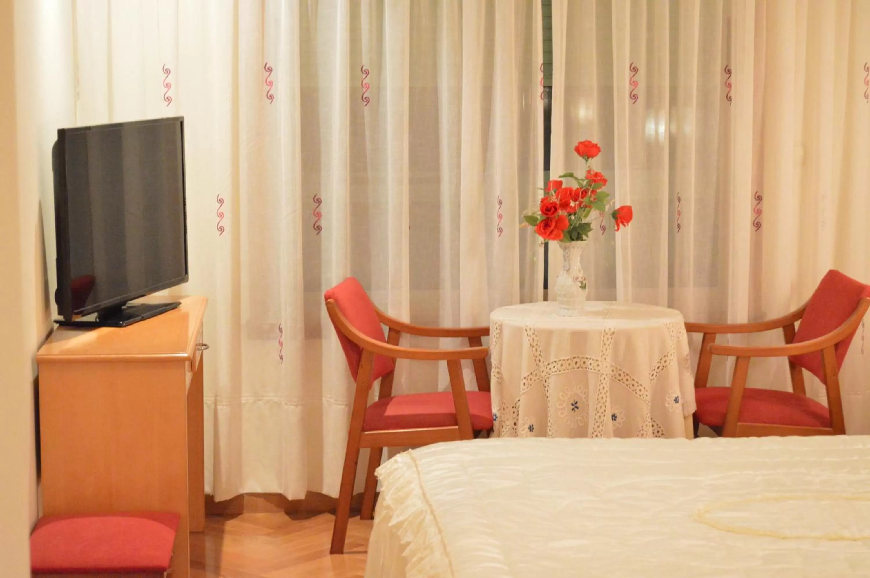 Decorative detail, Bed in Hotel Cristal 2