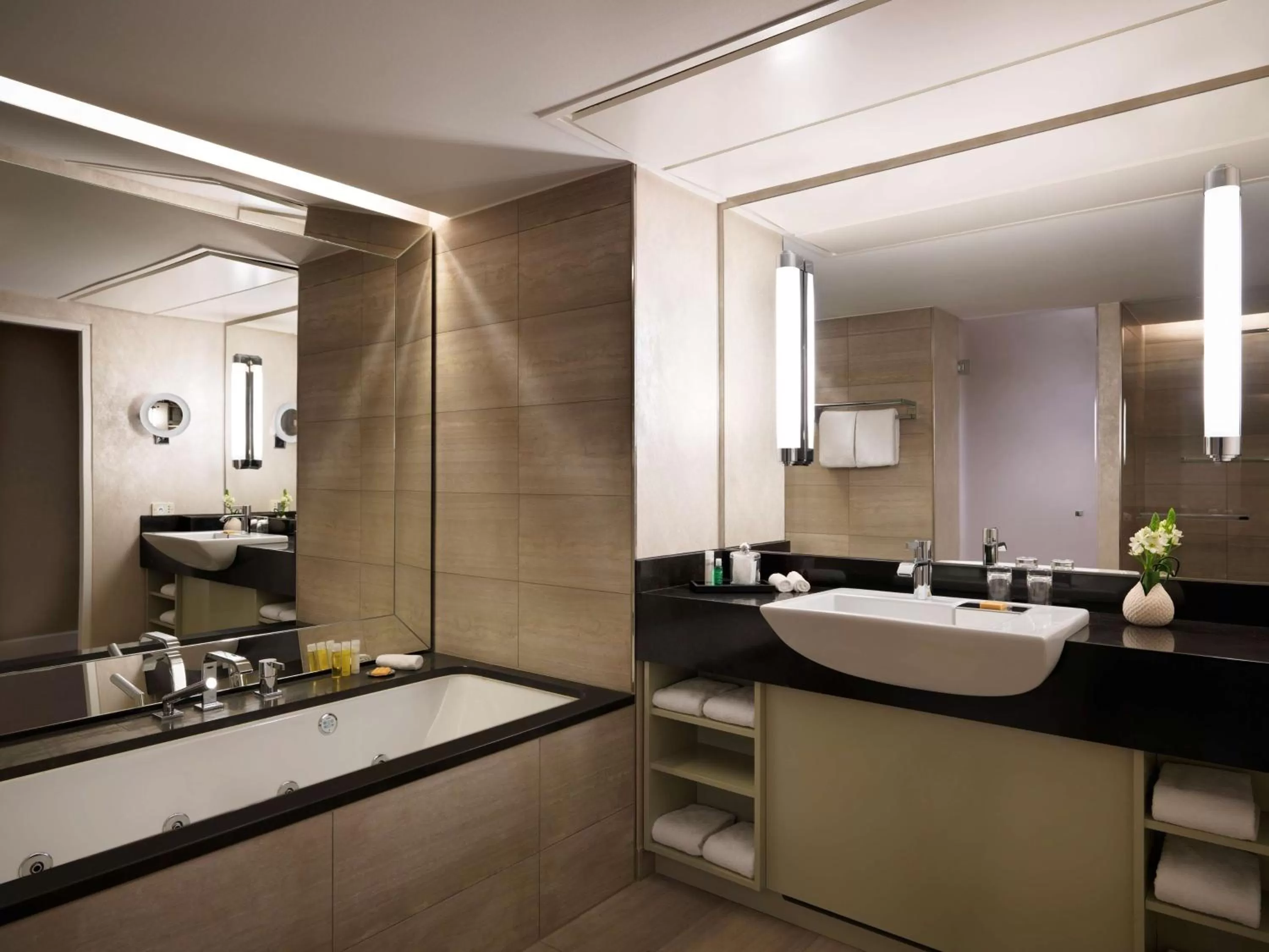 Bathroom in Hyatt Regency Köln