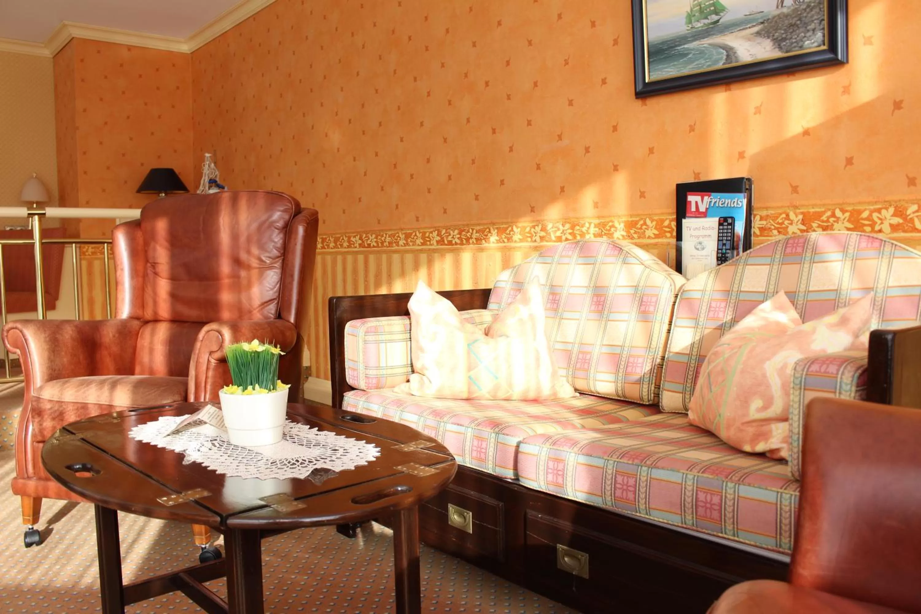 Living room, Bed in Hotel Strandperle