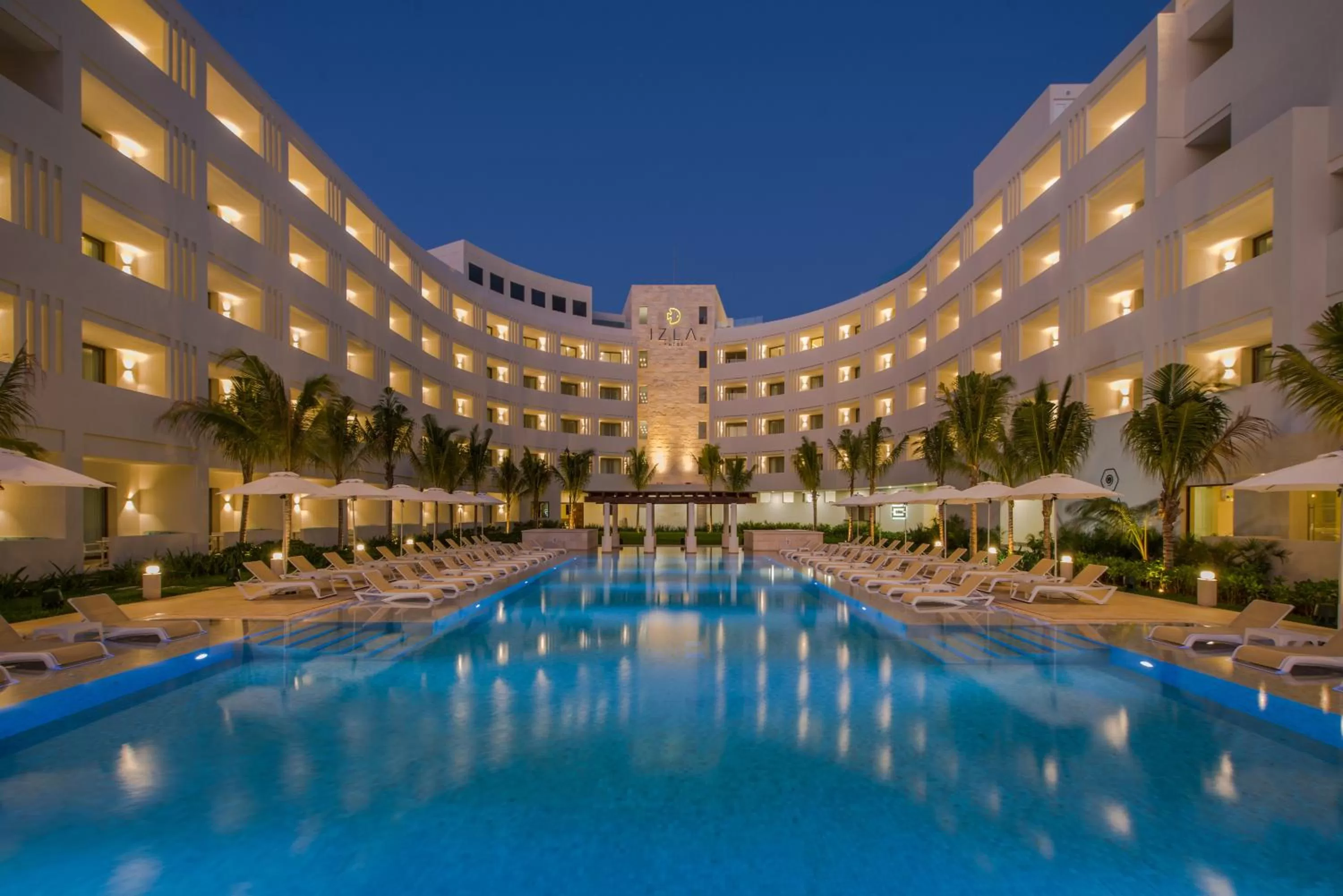 Facade/entrance in Izla Beach Front Hotel