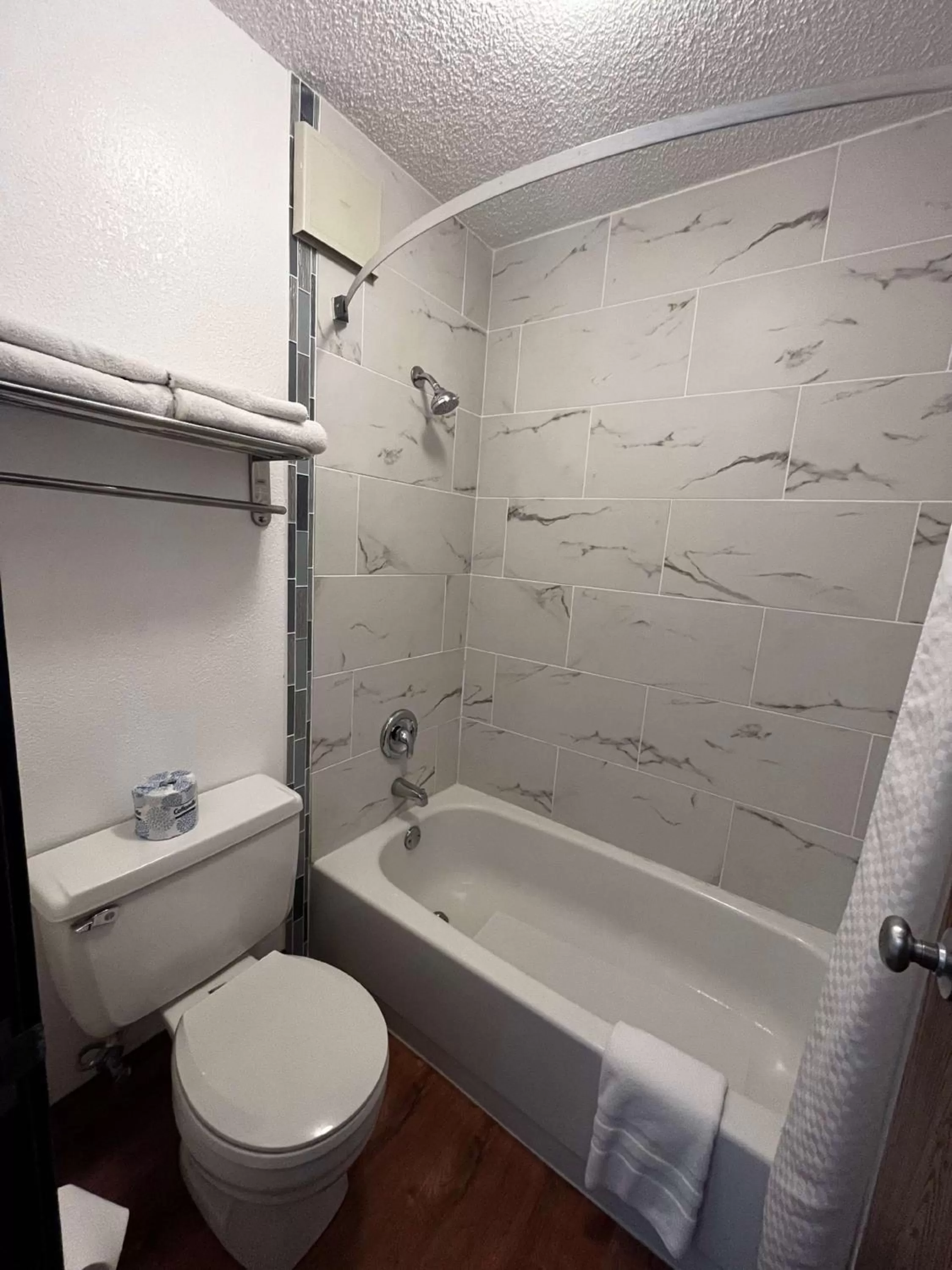 Bathroom in SureStay by Best Western Glendive Yellowstone River