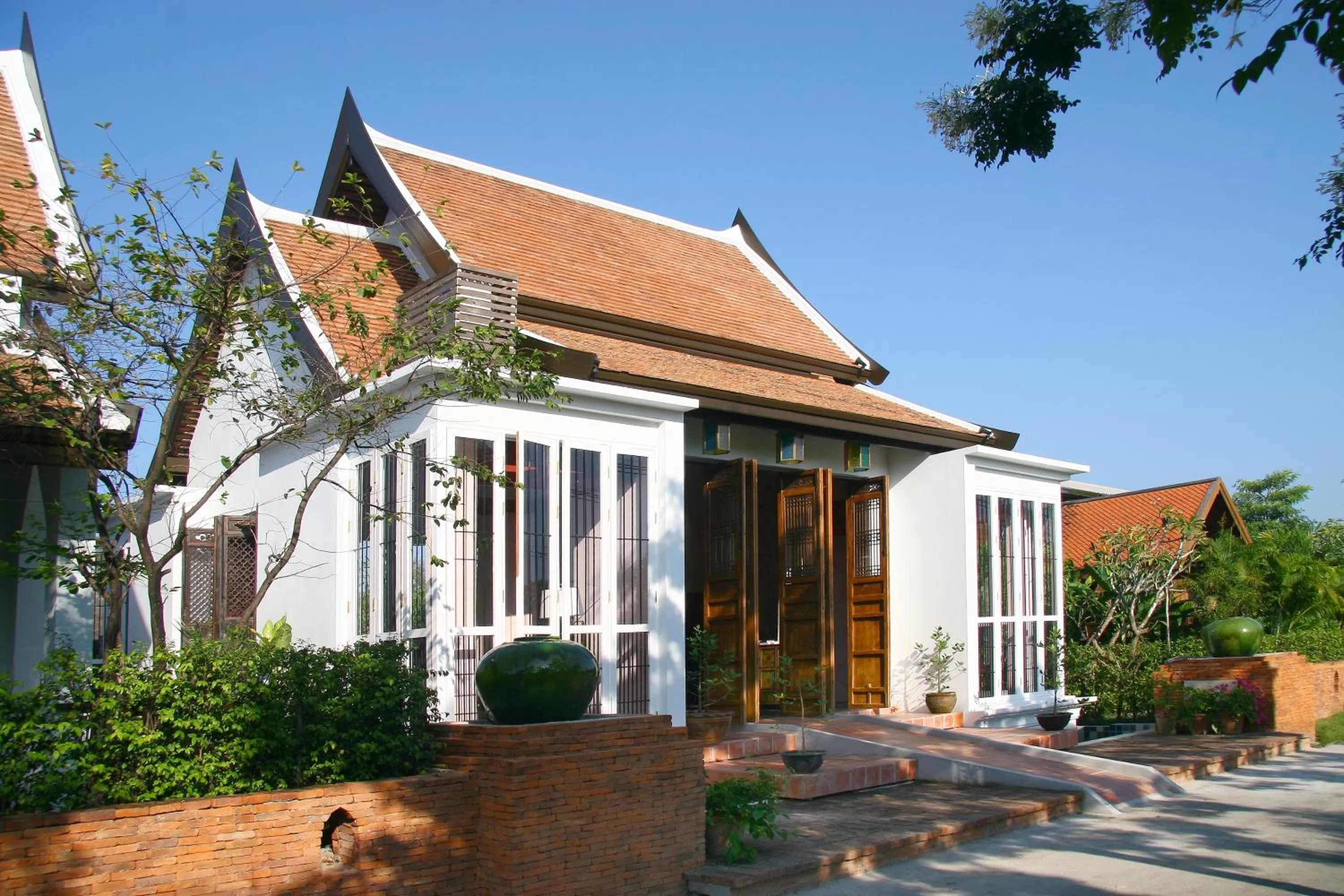 Property building in Tharaburi Resort