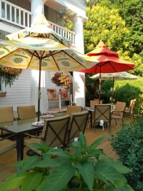 Restaurant/places to eat in House of 1833 Bed and Breakfast