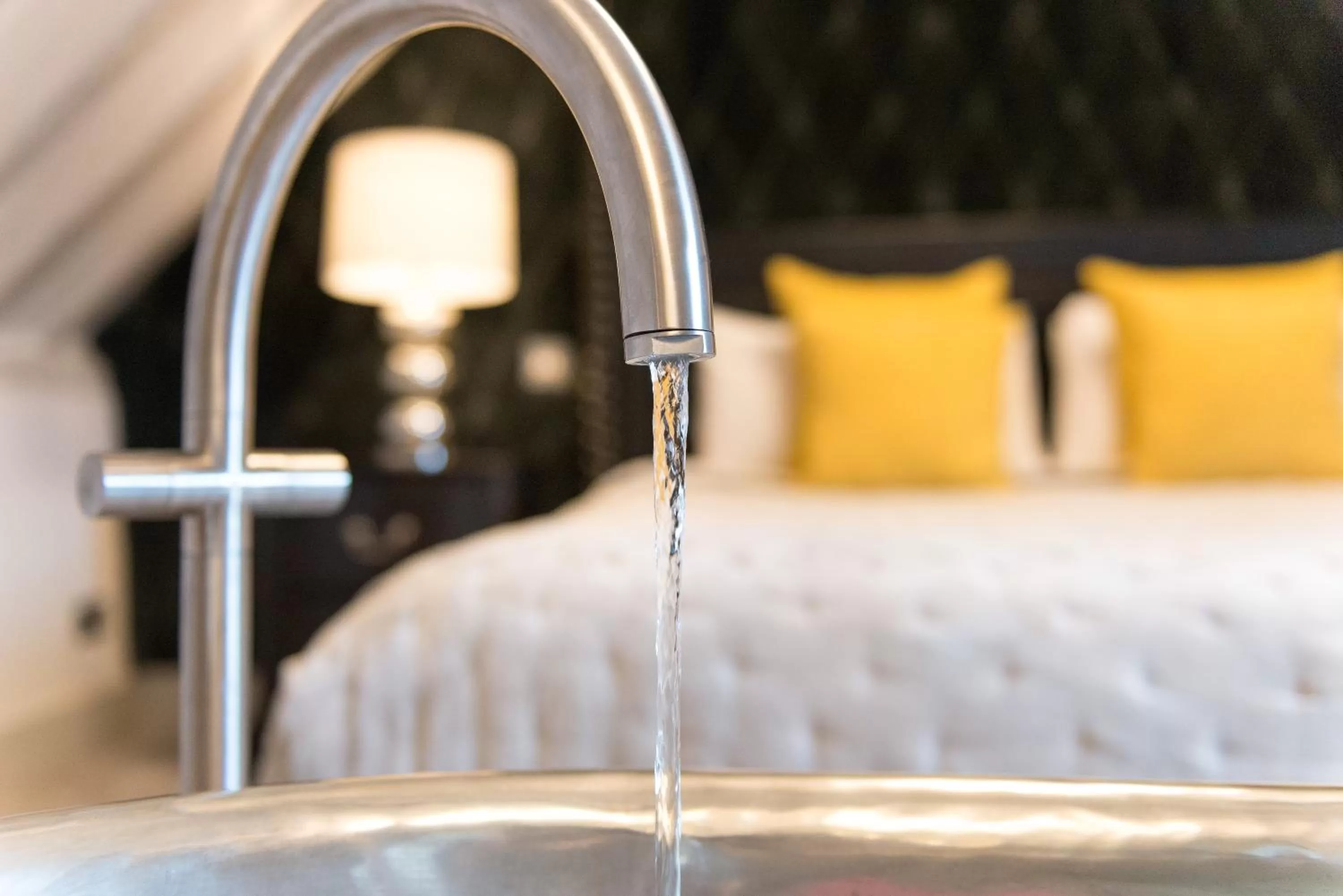 Bed in Best Western Red Lion Hotel