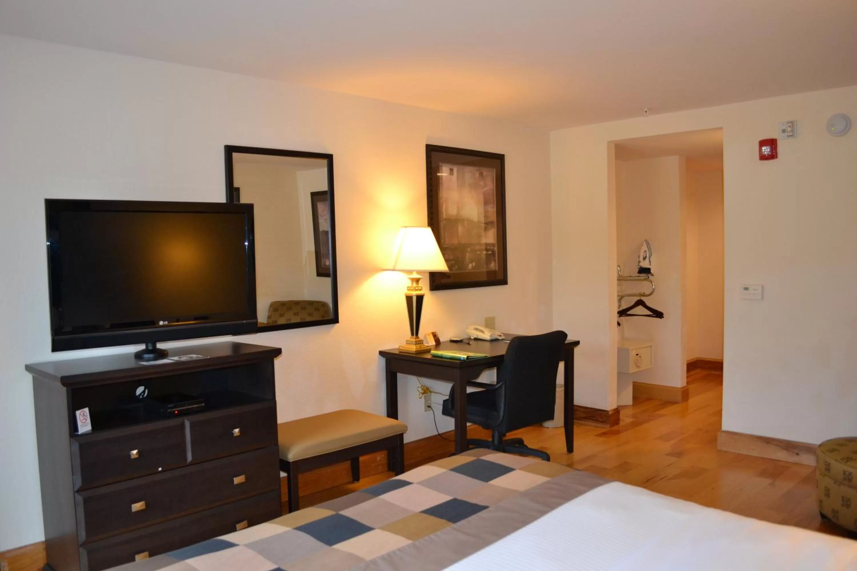 Bed in Wingate by Wyndham LaGrange