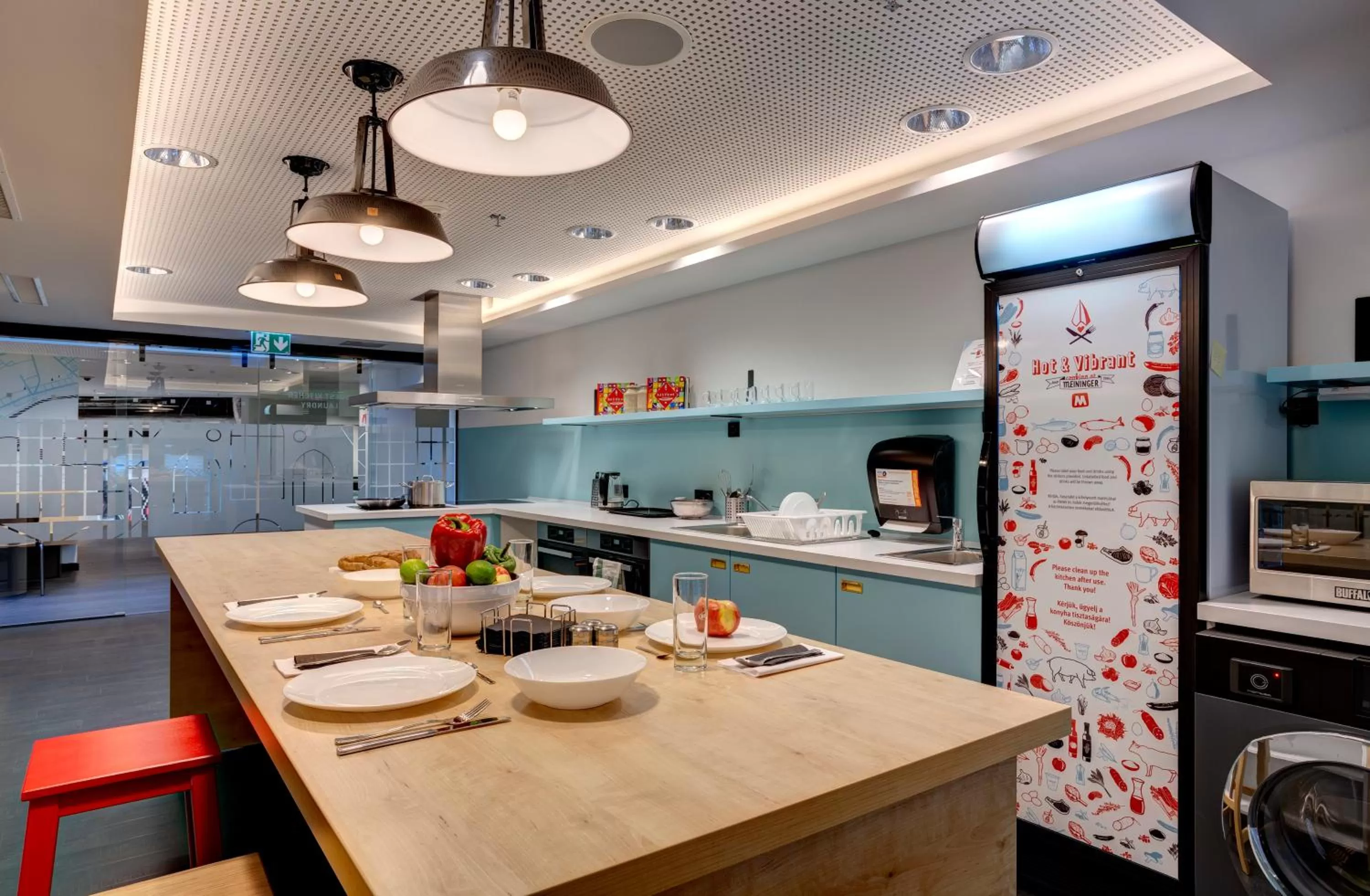 Communal kitchen, Restaurant/Places to Eat in MEININGER Budapest Great Market Hall