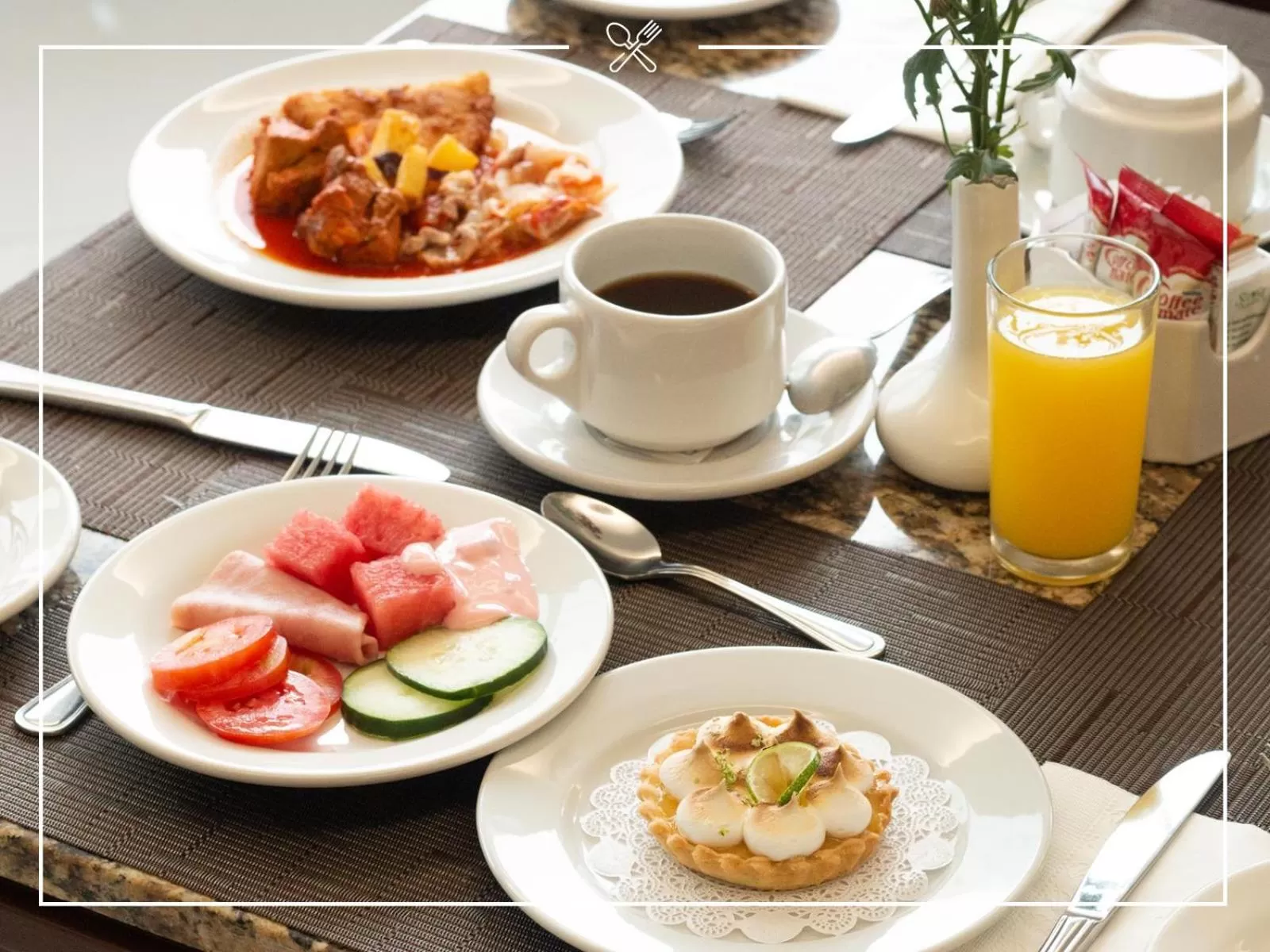 Food and drinks in Crown Victoria Hotel