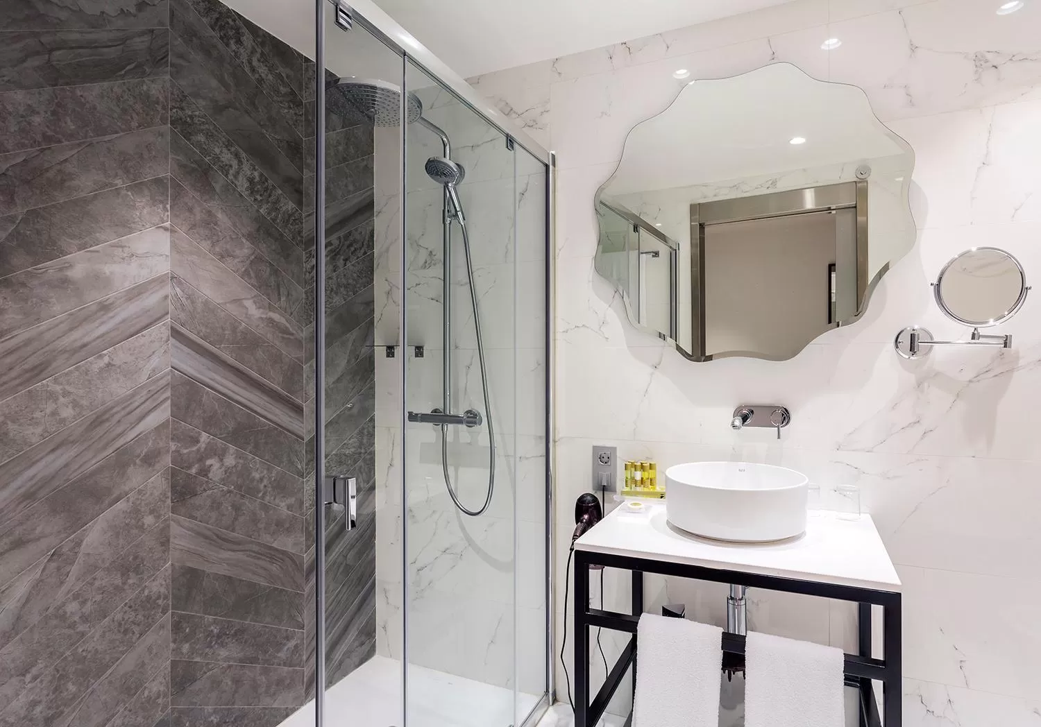 Bathroom in Eurostars Puerta Real