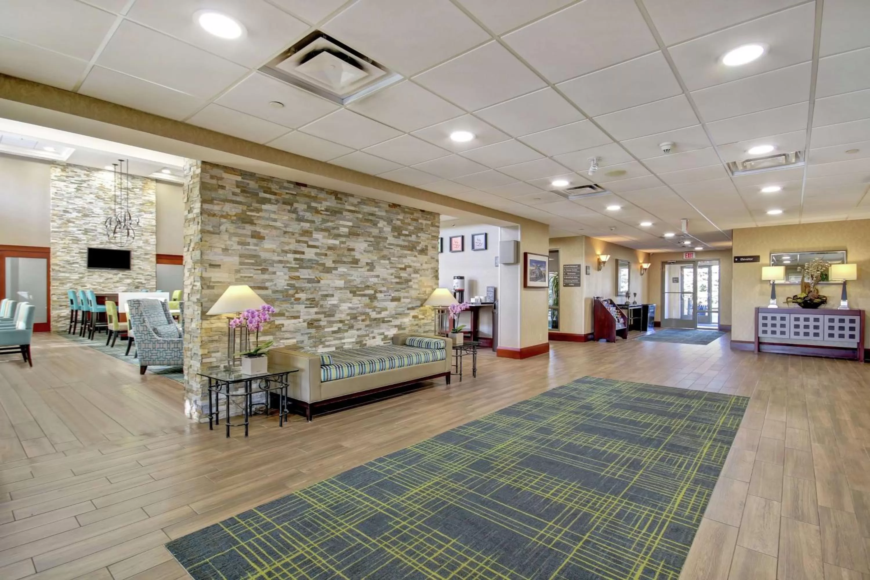 Lobby or reception in Hampton Inn & Suites Guelph