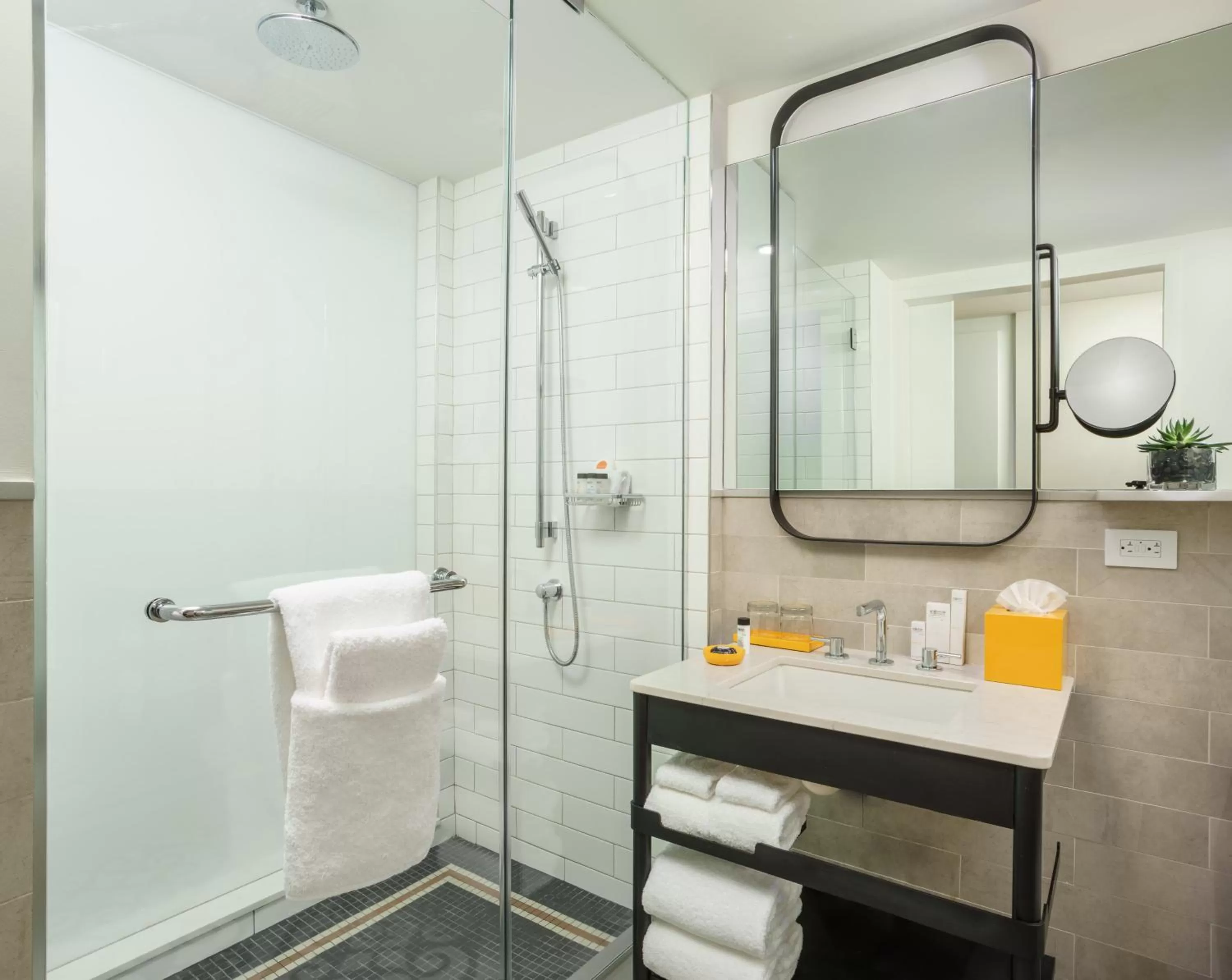 Photo of the whole room in Hotel Indigo Lower East Side New York by IHG