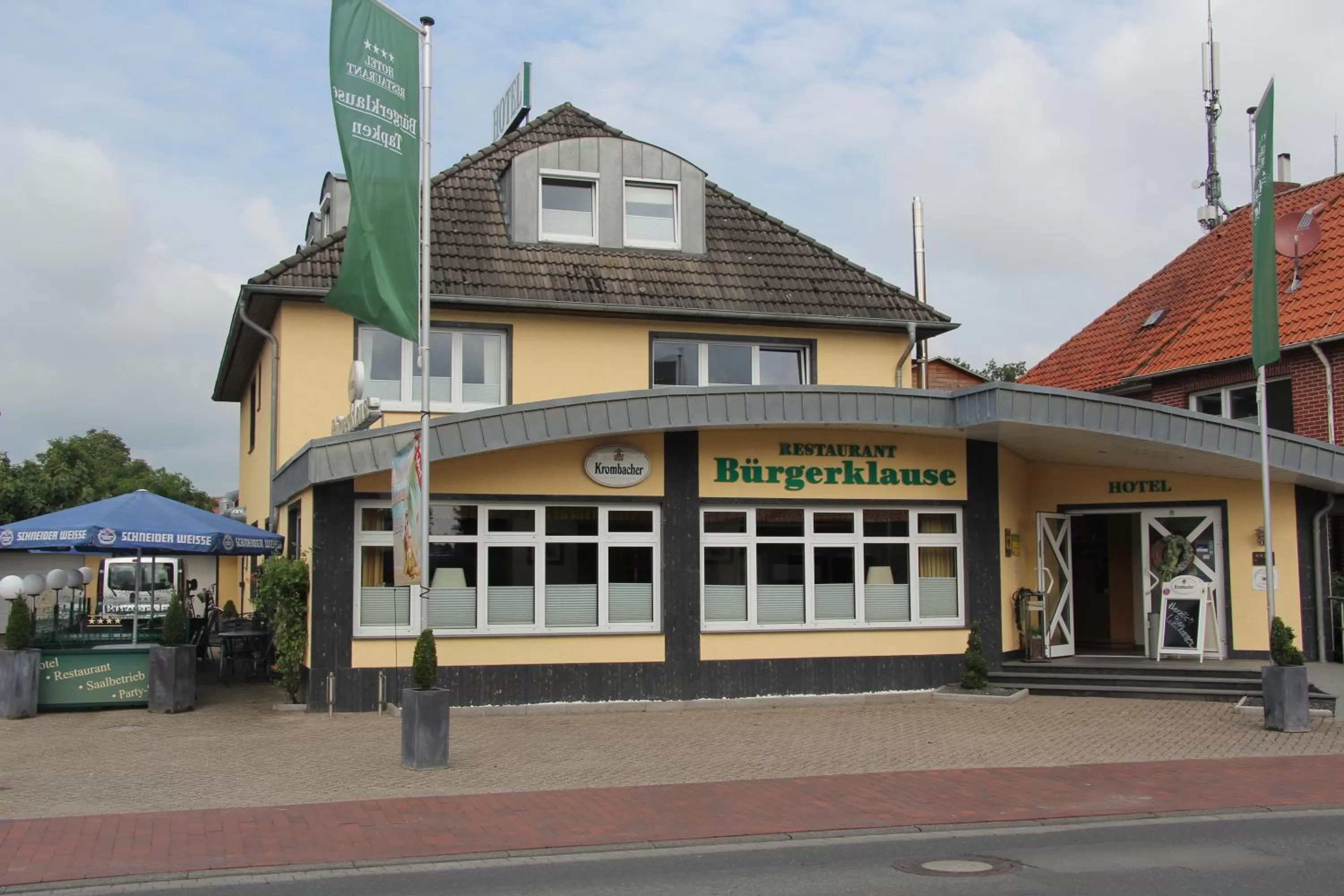 Property building in Hotel Restaurant Bürgerklause Tapken