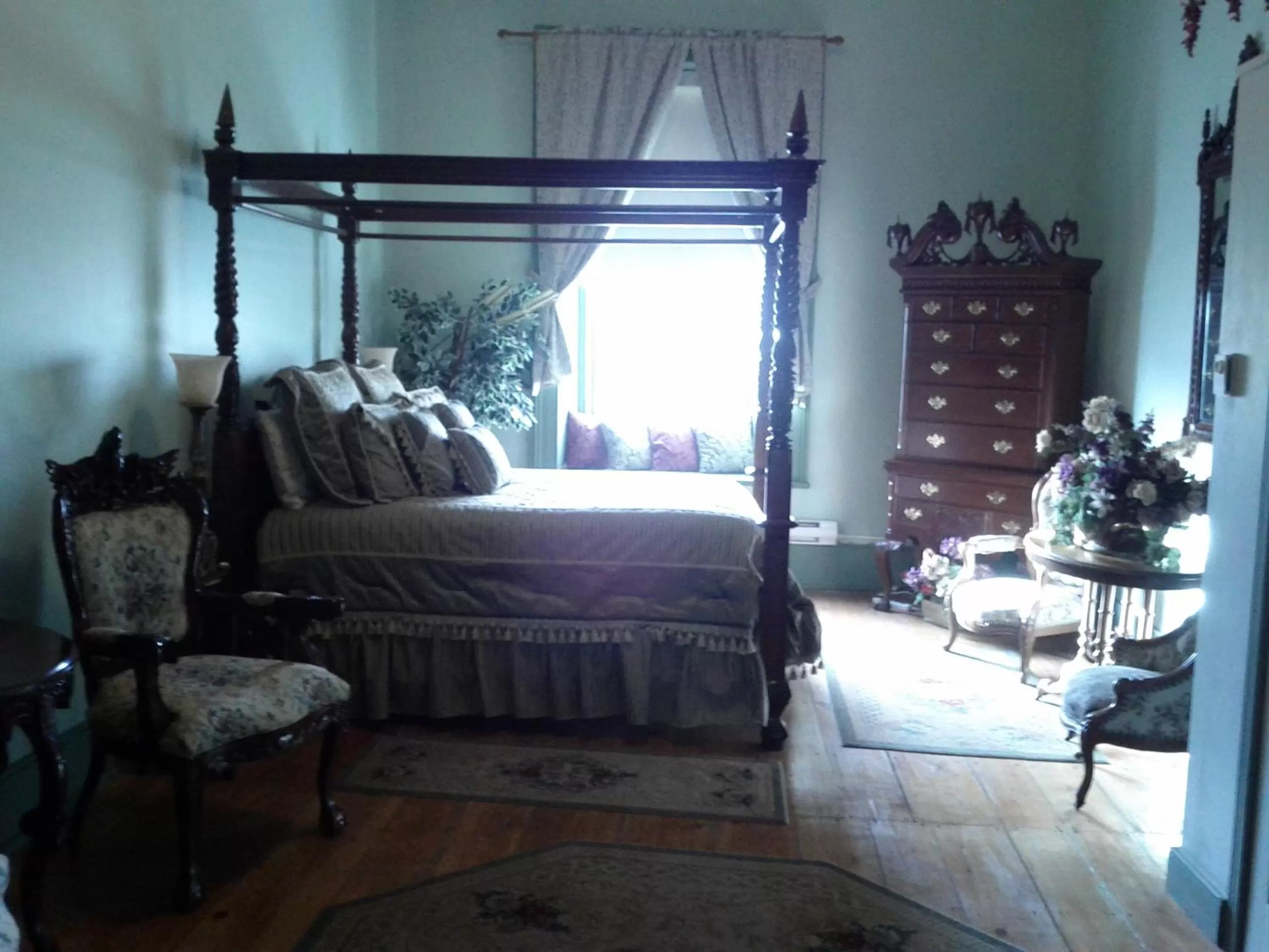 Bed in Baldachin Inn