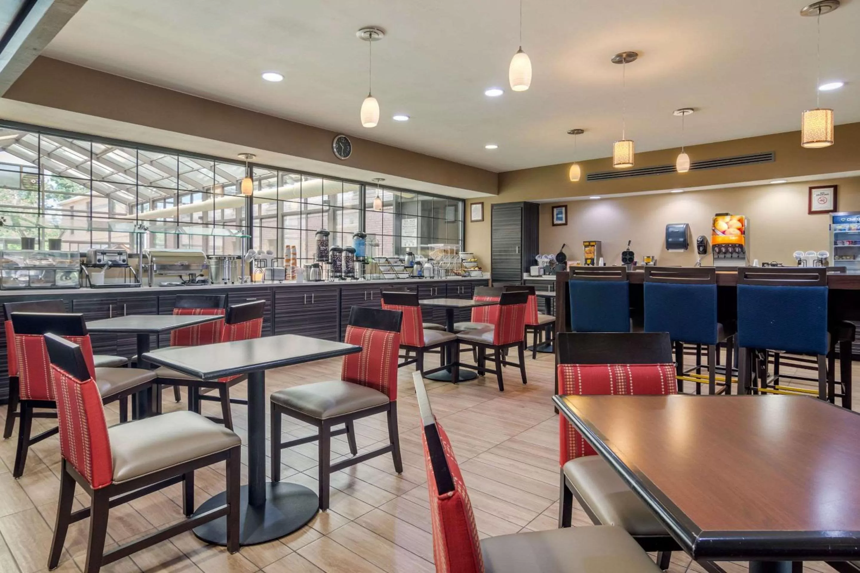 Restaurant/places to eat in Comfort Inn & Suites Perry National Fairgrounds Area