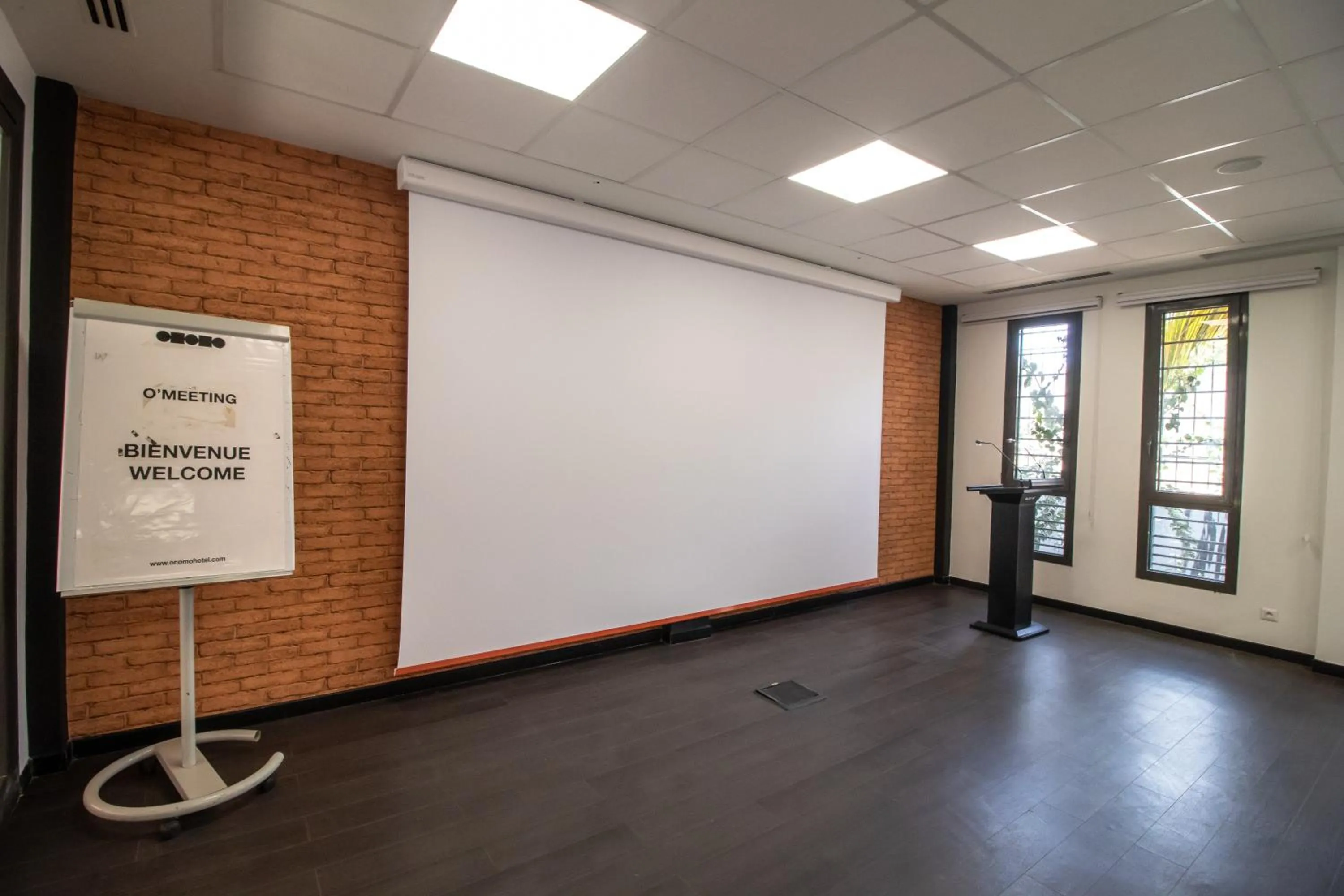 Business facilities in ONOMO Hotel Dakar