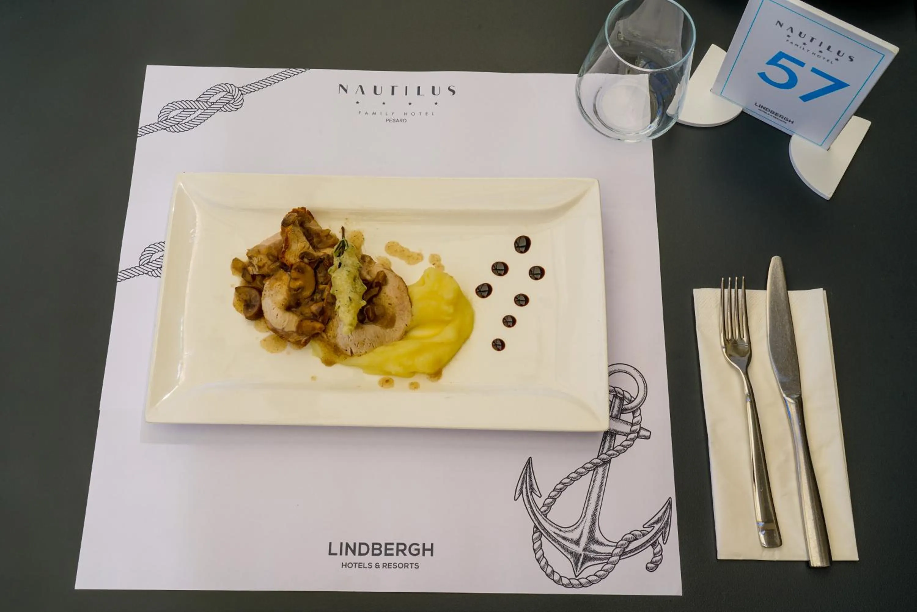 Food in Nautilus Family Hotel