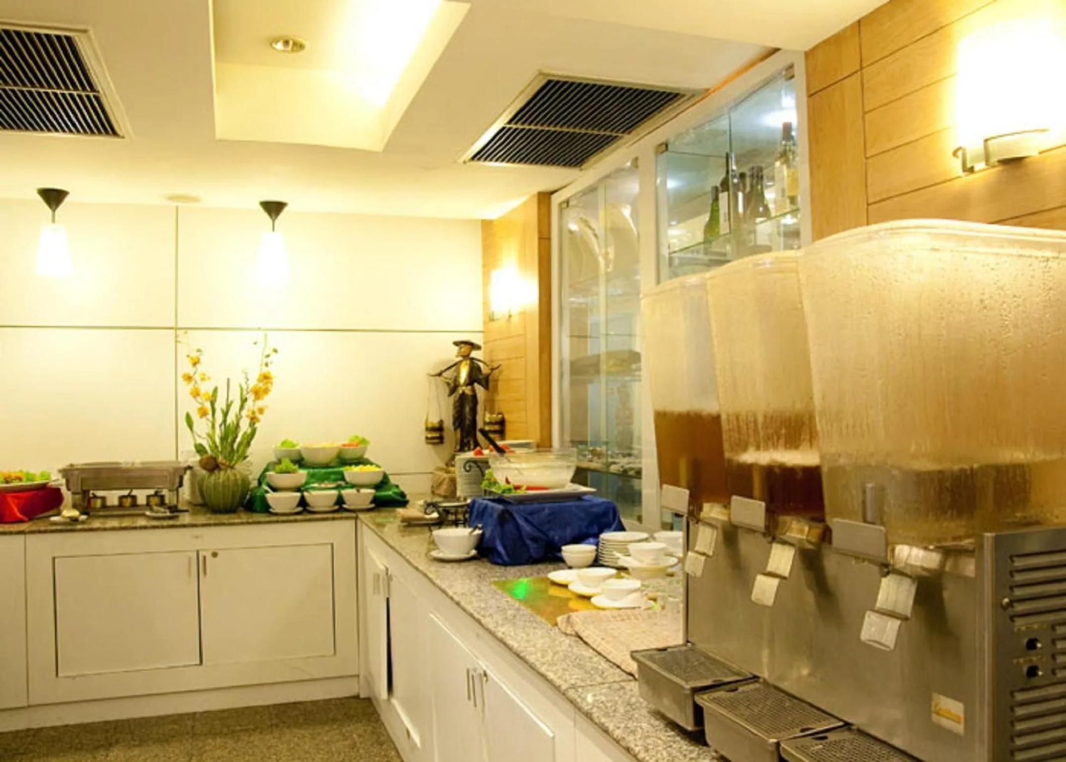 Food in Ten Stars Hotel