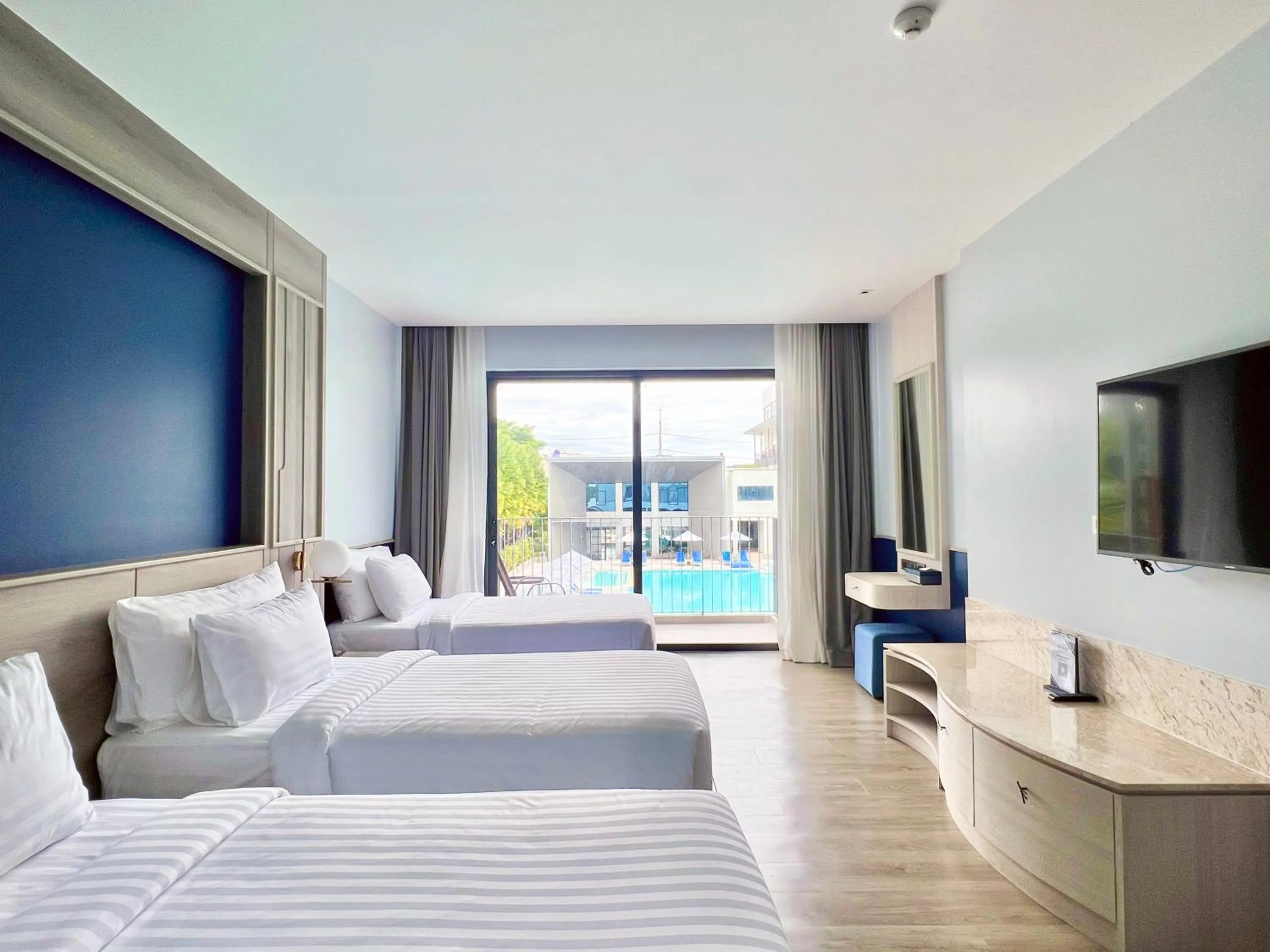 Bed in Seabed Grand Hotel Phuket - SHA Extra Plus