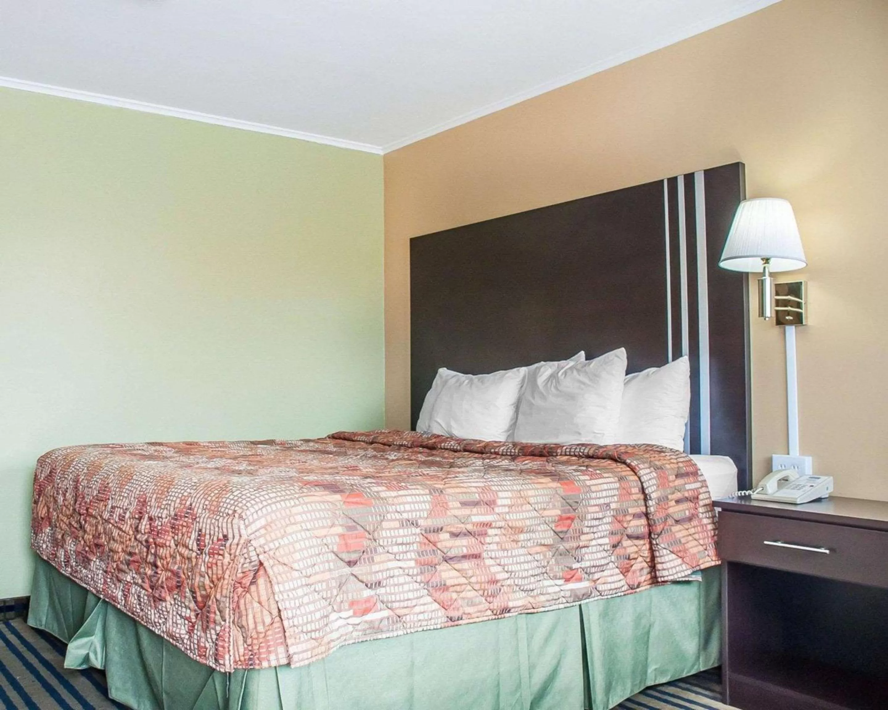 Photo of the whole room in Amherst Inn & Suites