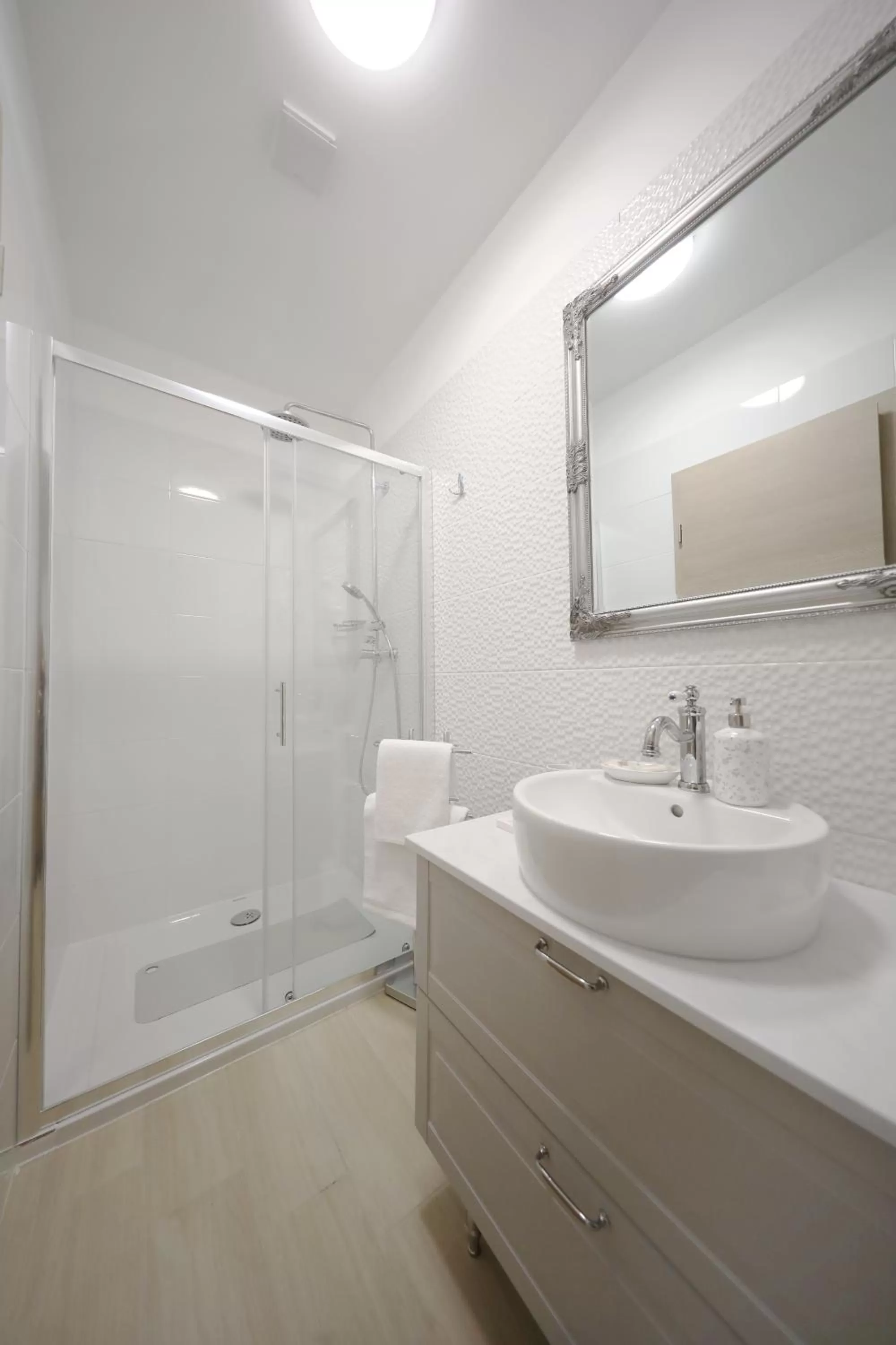 Bathroom in Teatro Verdi Accommodation