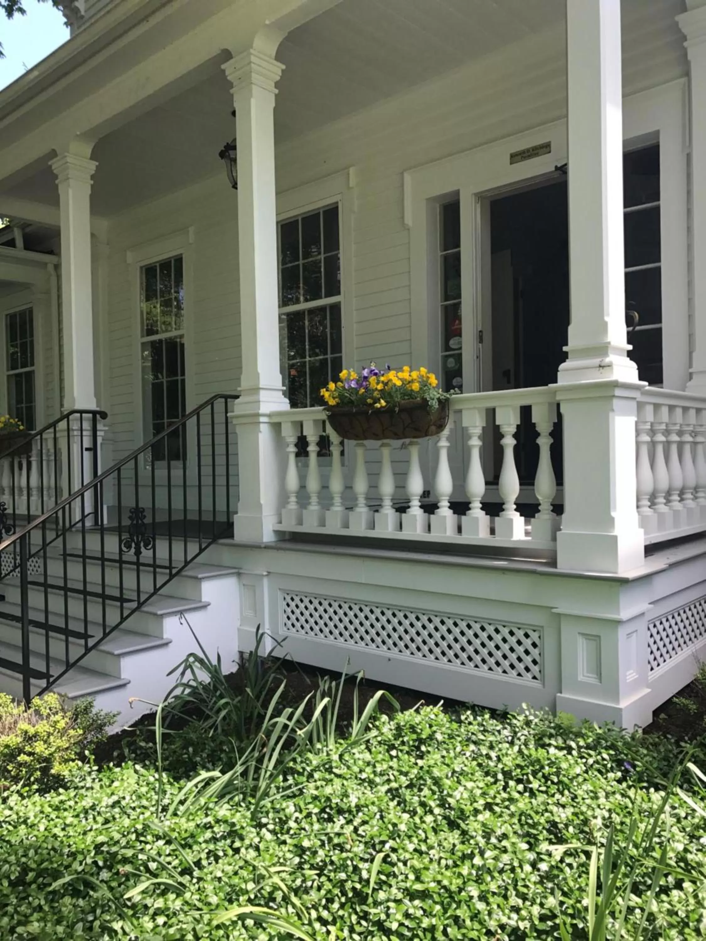 Facade/entrance in The Old Lyme Inn