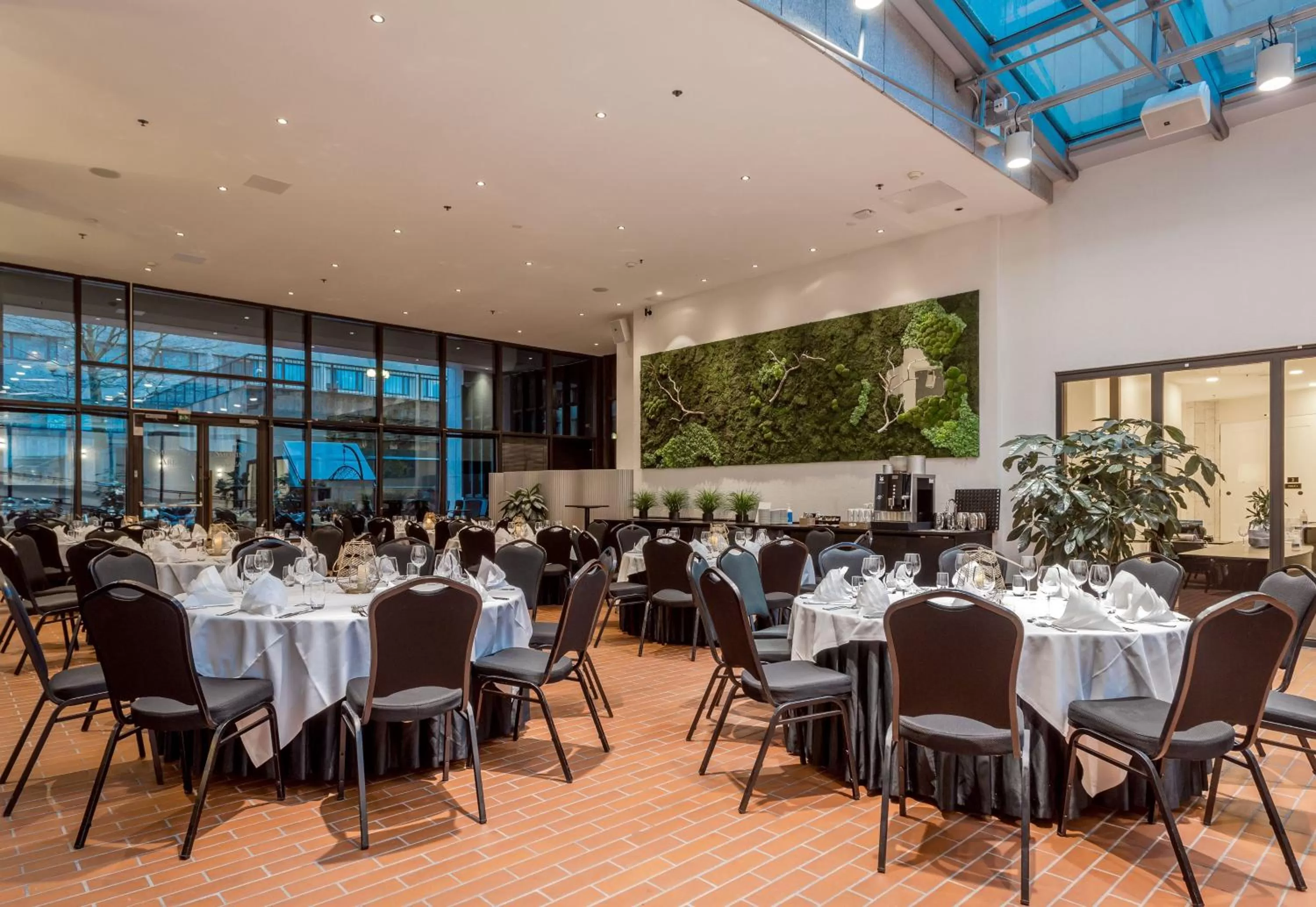 Meeting/conference room in Crowne Plaza Helsinki - Hesperia by IHG