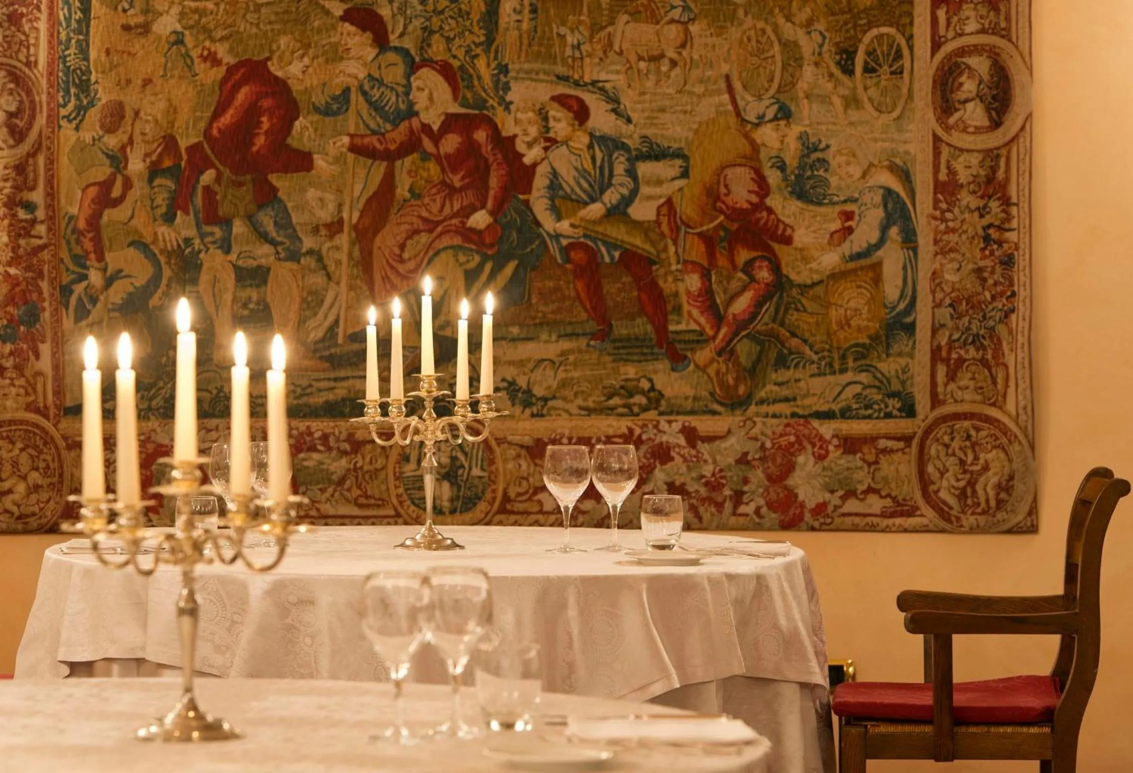 Restaurant/places to eat in Grand Hotel Dino