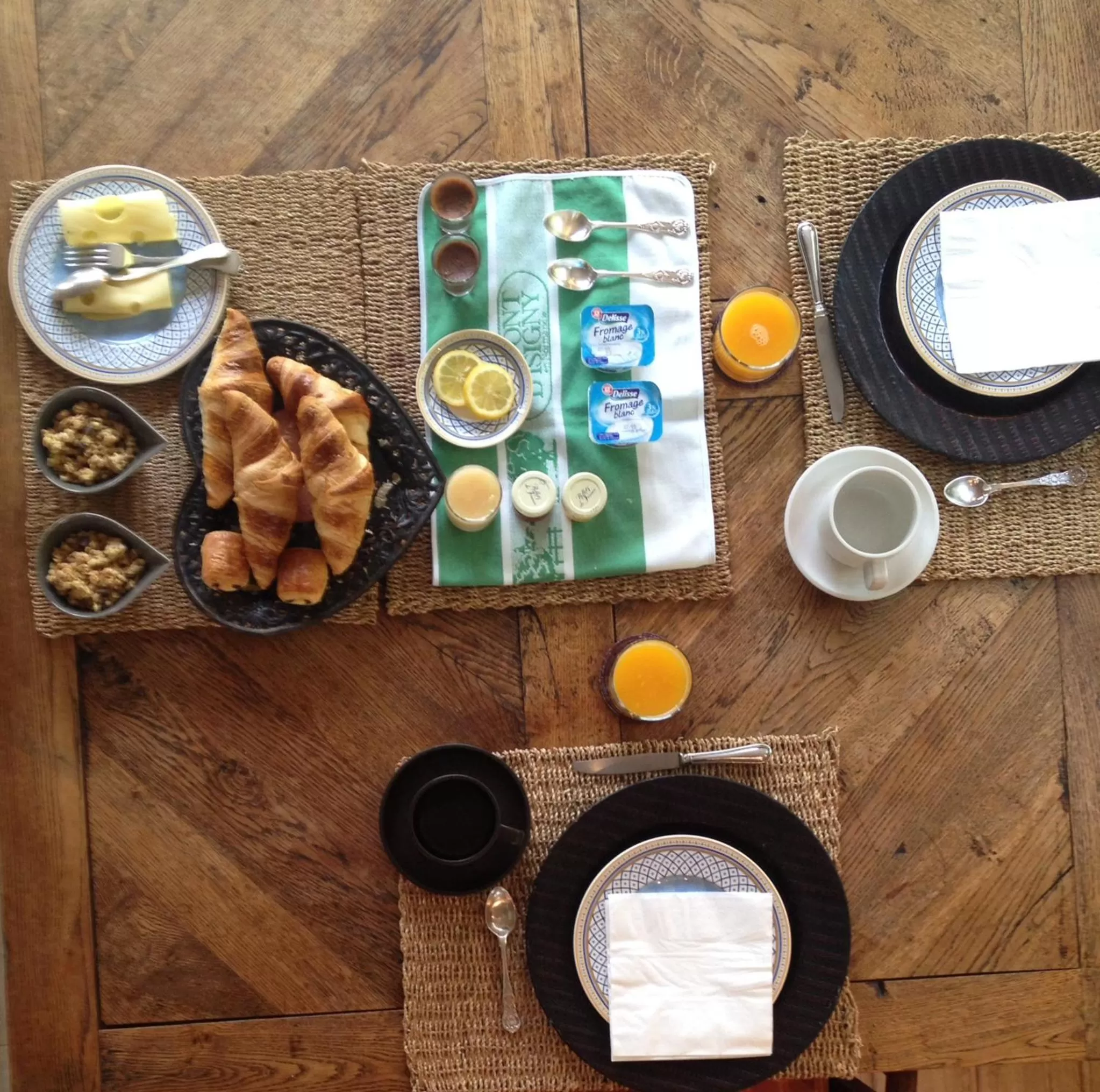 Continental breakfast in Villa Omaha