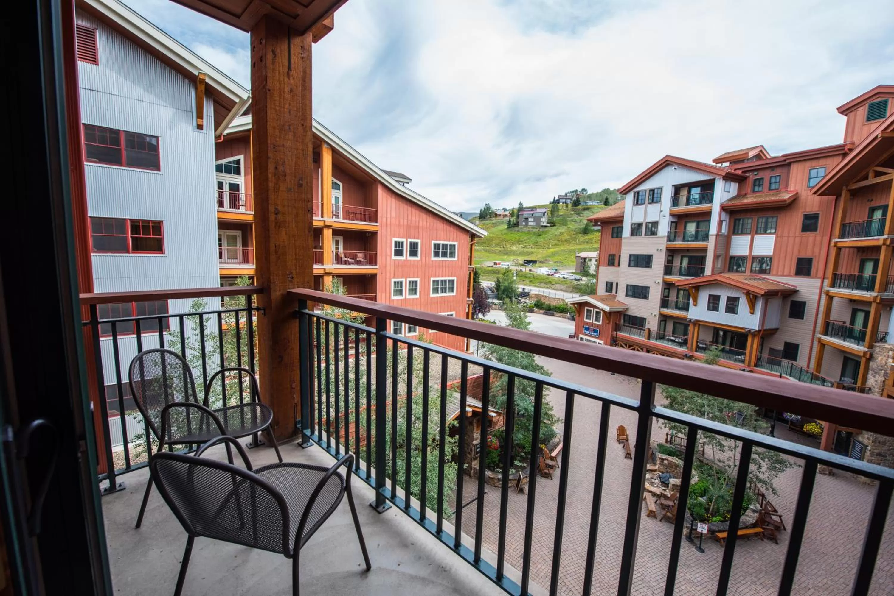 The Lodge at Mountaineer Square, A Vail Resorts Property