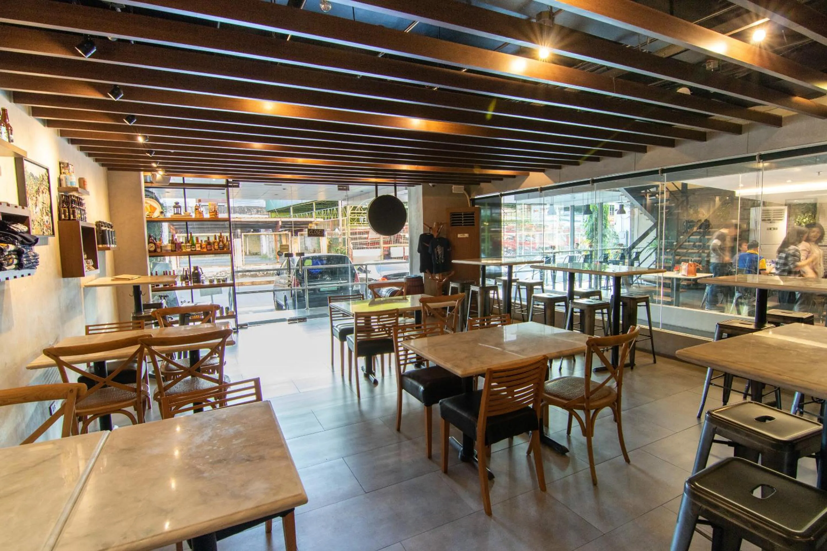 Restaurant/places to eat in Solace Hotel