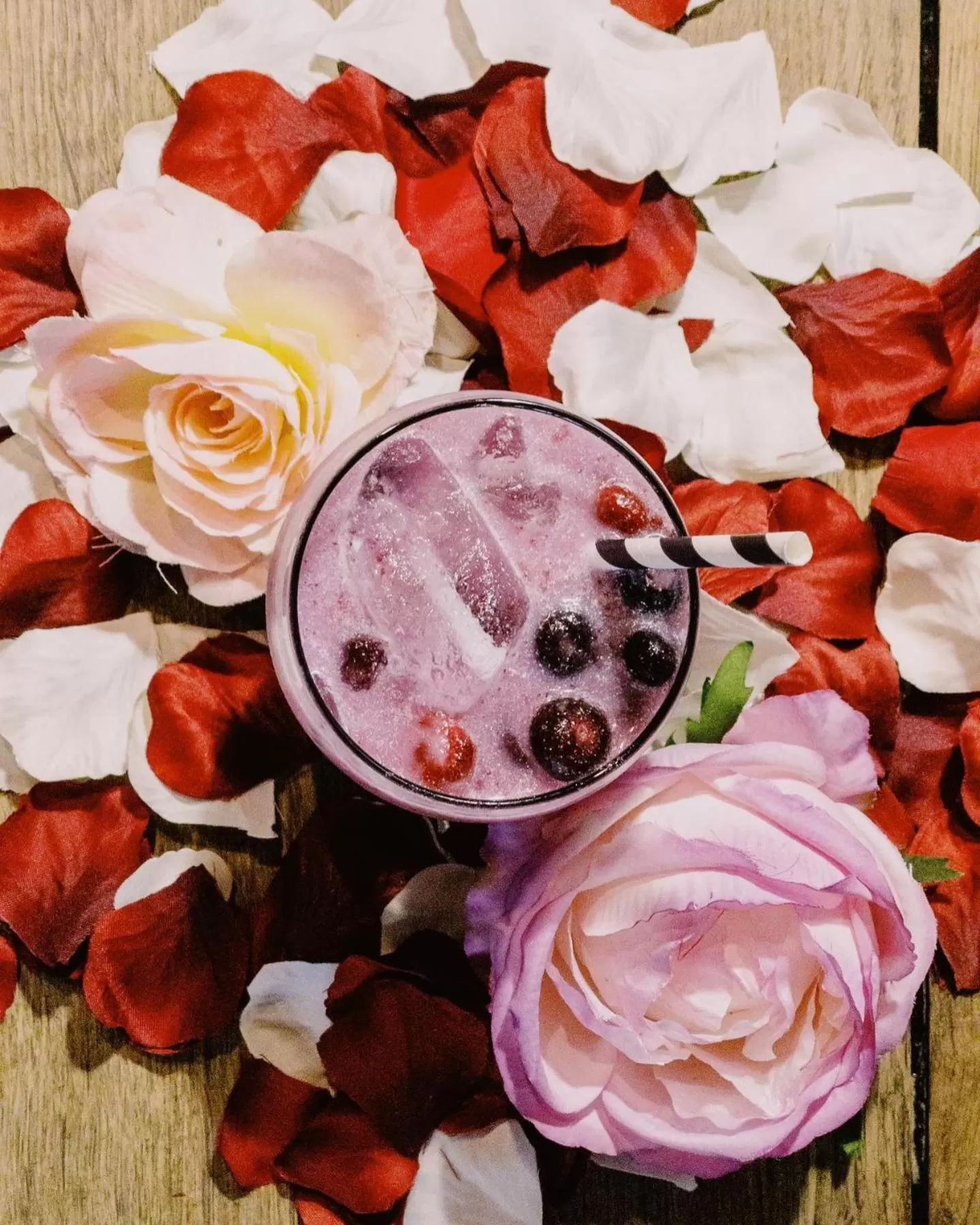 Drinks in The Ilchester Arms Hotel, Ilchester Somerset