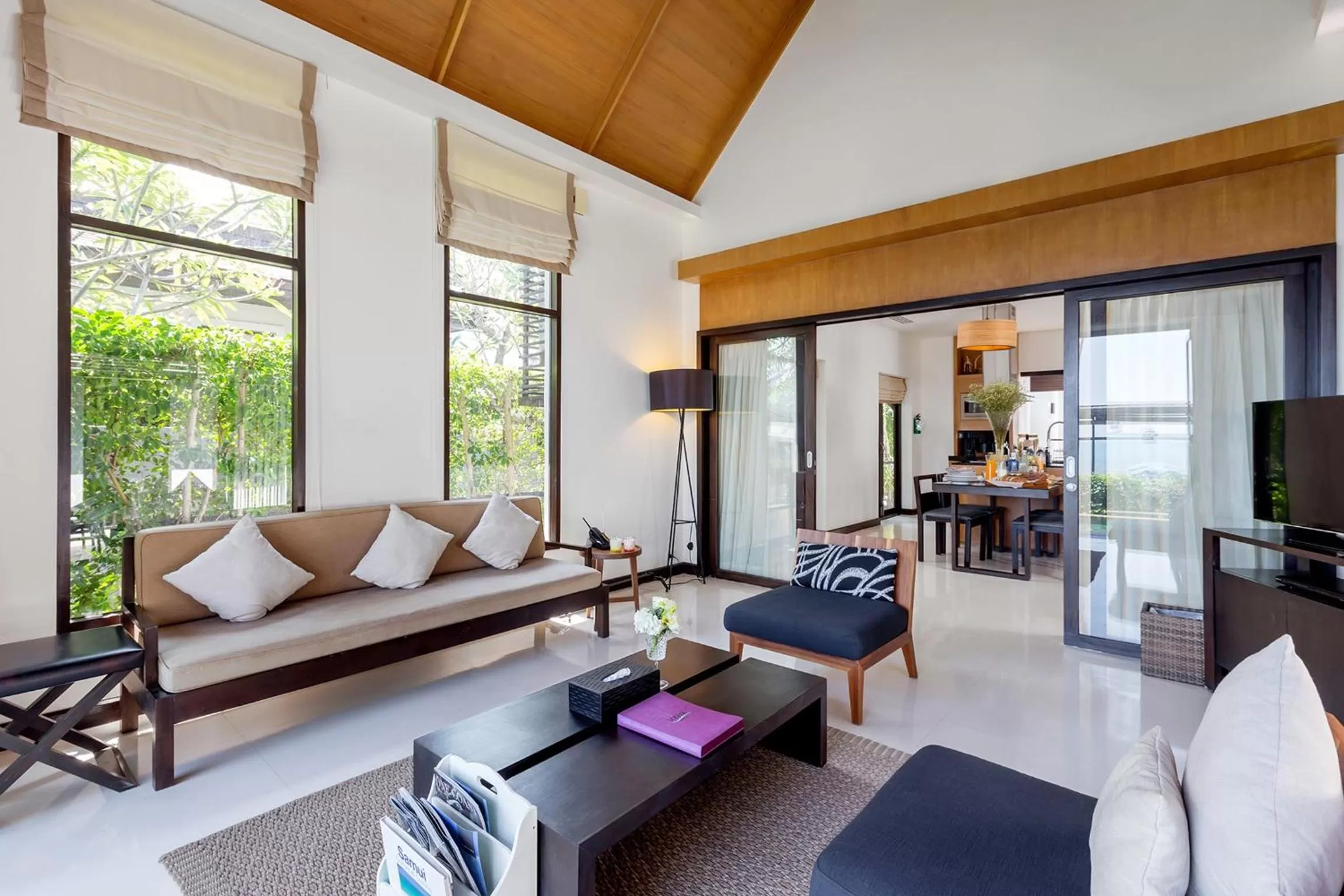 Living room in The Sea Koh Samui Resort and Residences by Tolani