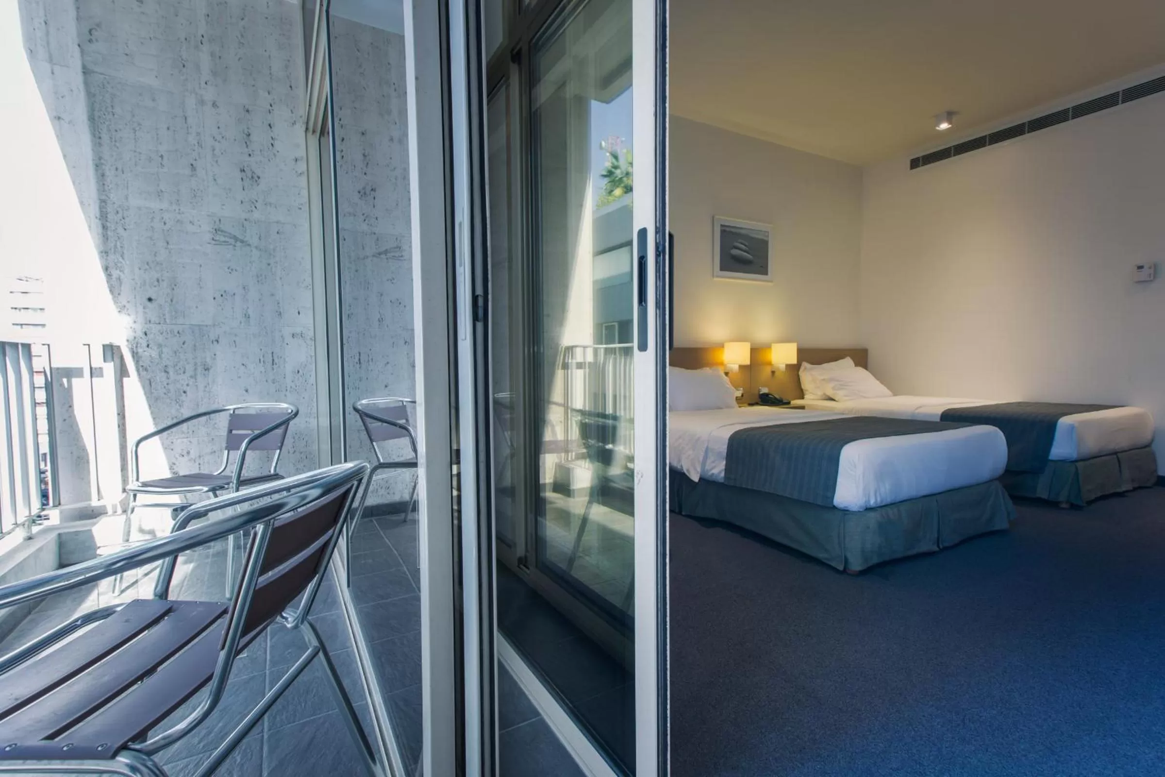 Balcony/Terrace, Bed in Hotel Cavalier