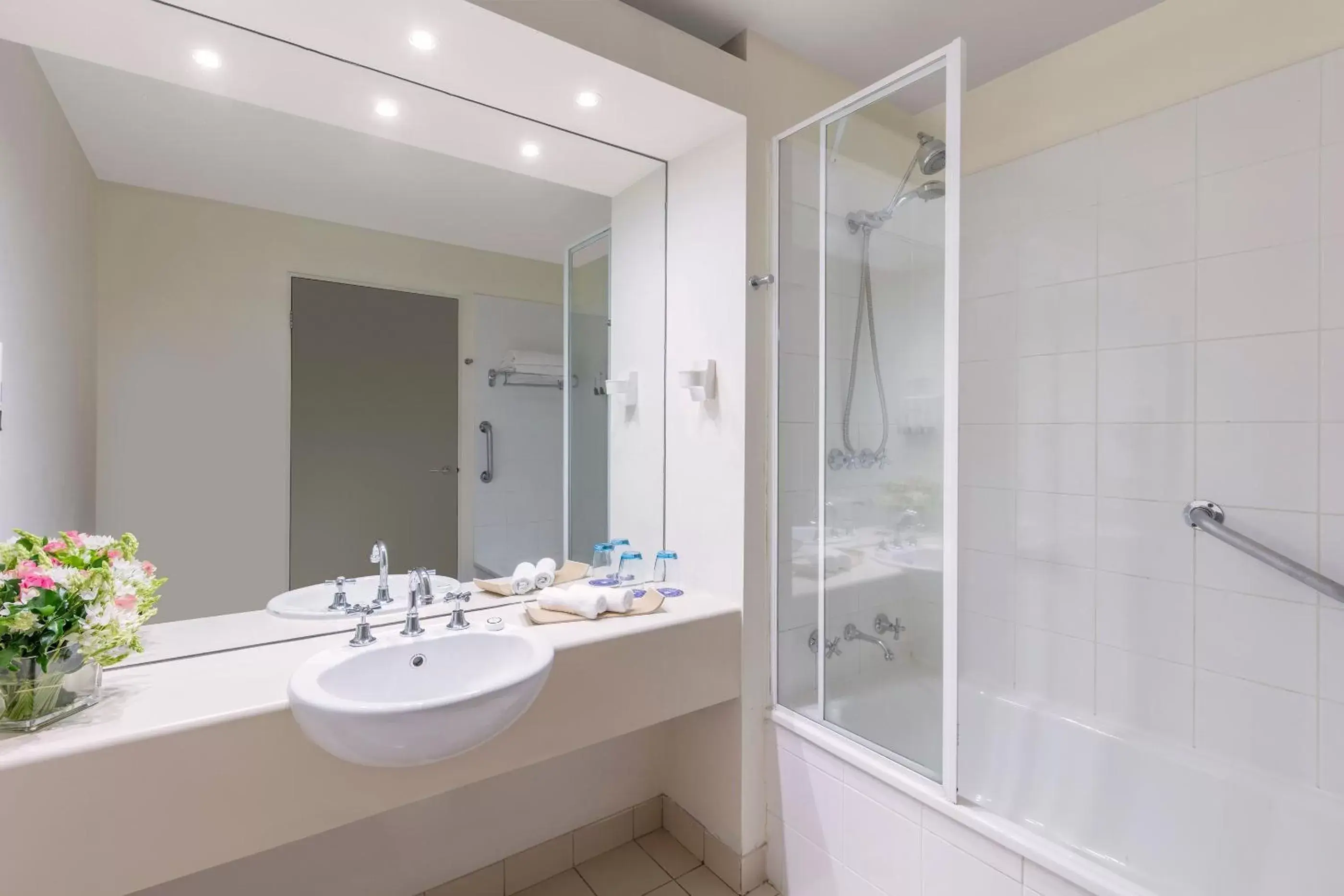 Studio King or Twin Room in Park Regis Griffin Suites Studio King or Twin Room in Park Regis Griffin Suites