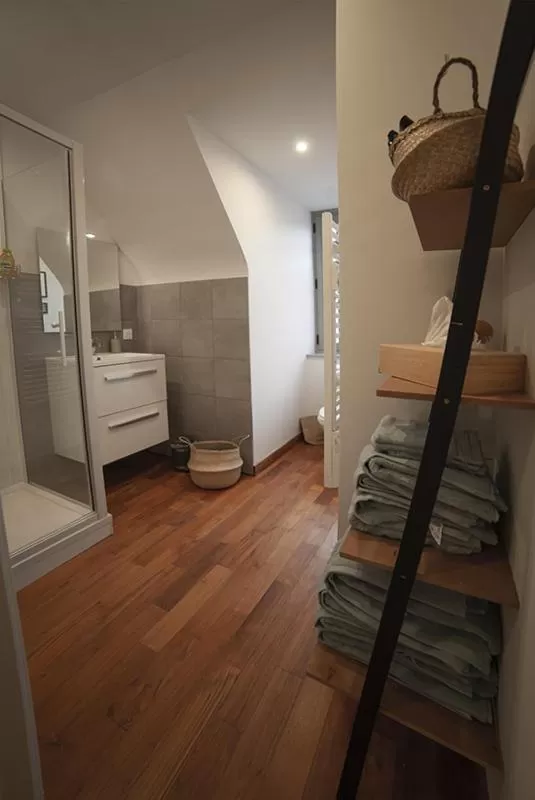 Shower in Bienvenue Chez Nous