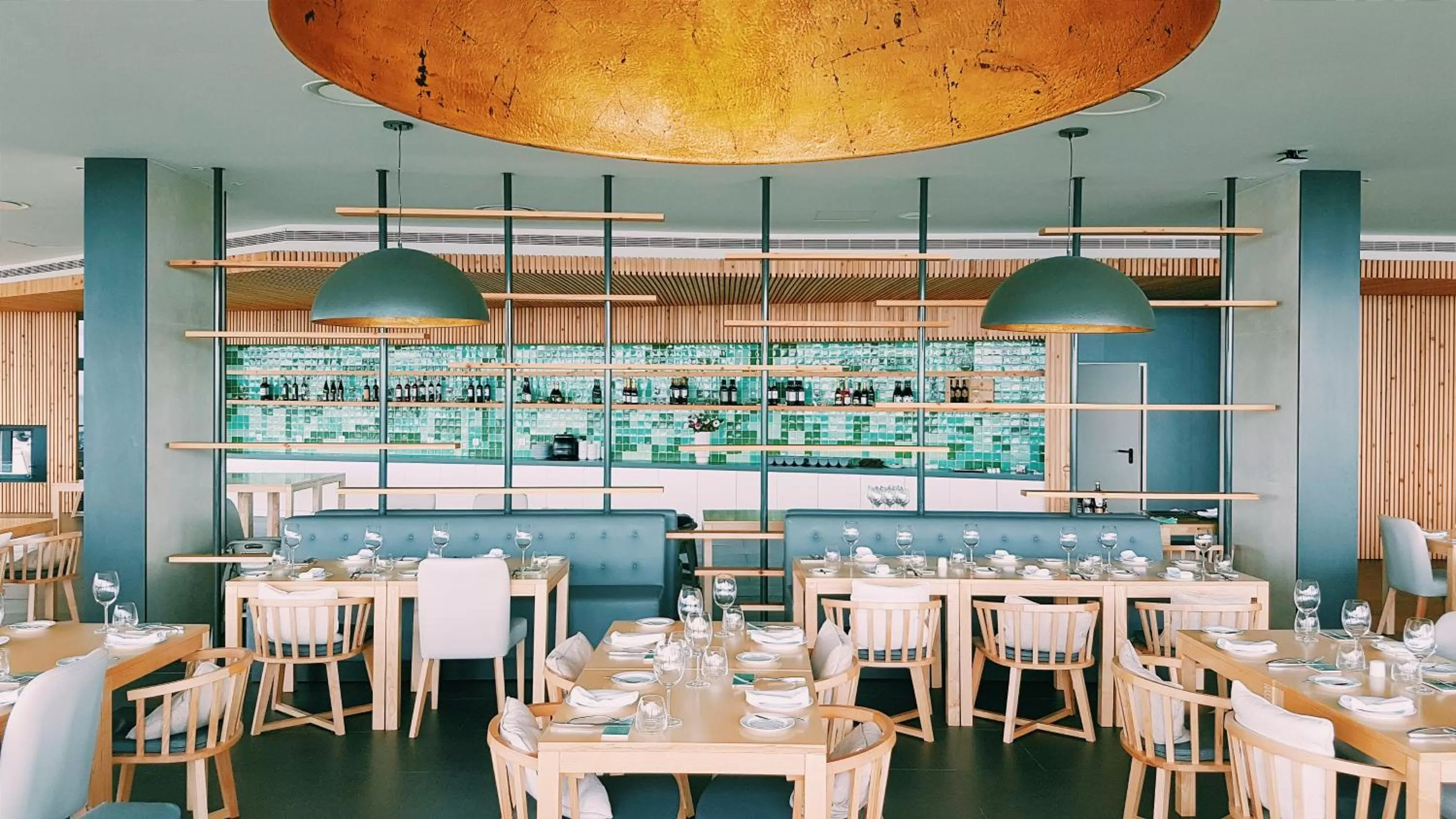 Lounge or bar in Pedras do Mar Resort & Spa