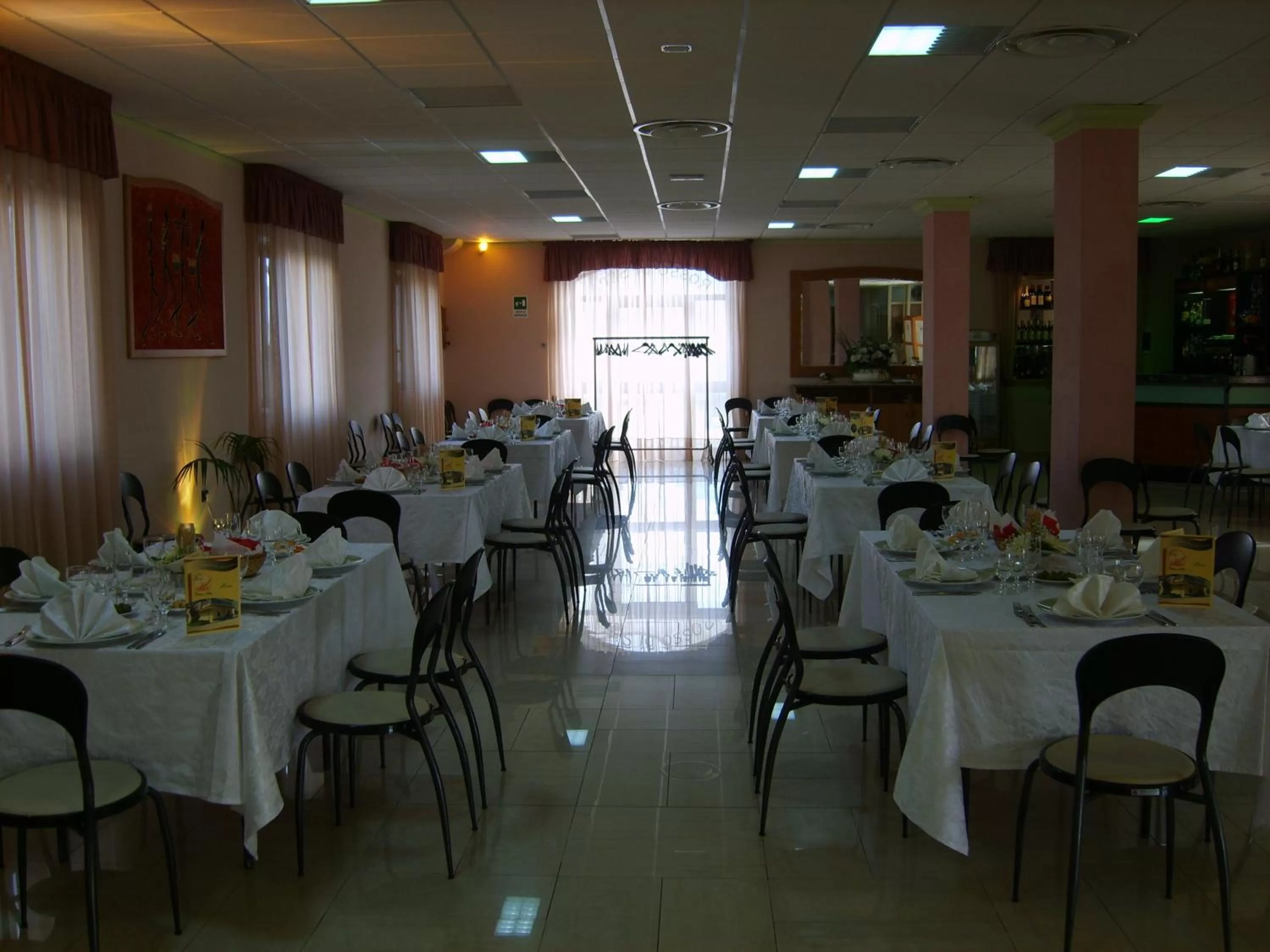 Restaurant/places to eat in Hotel Rosso Di Sera